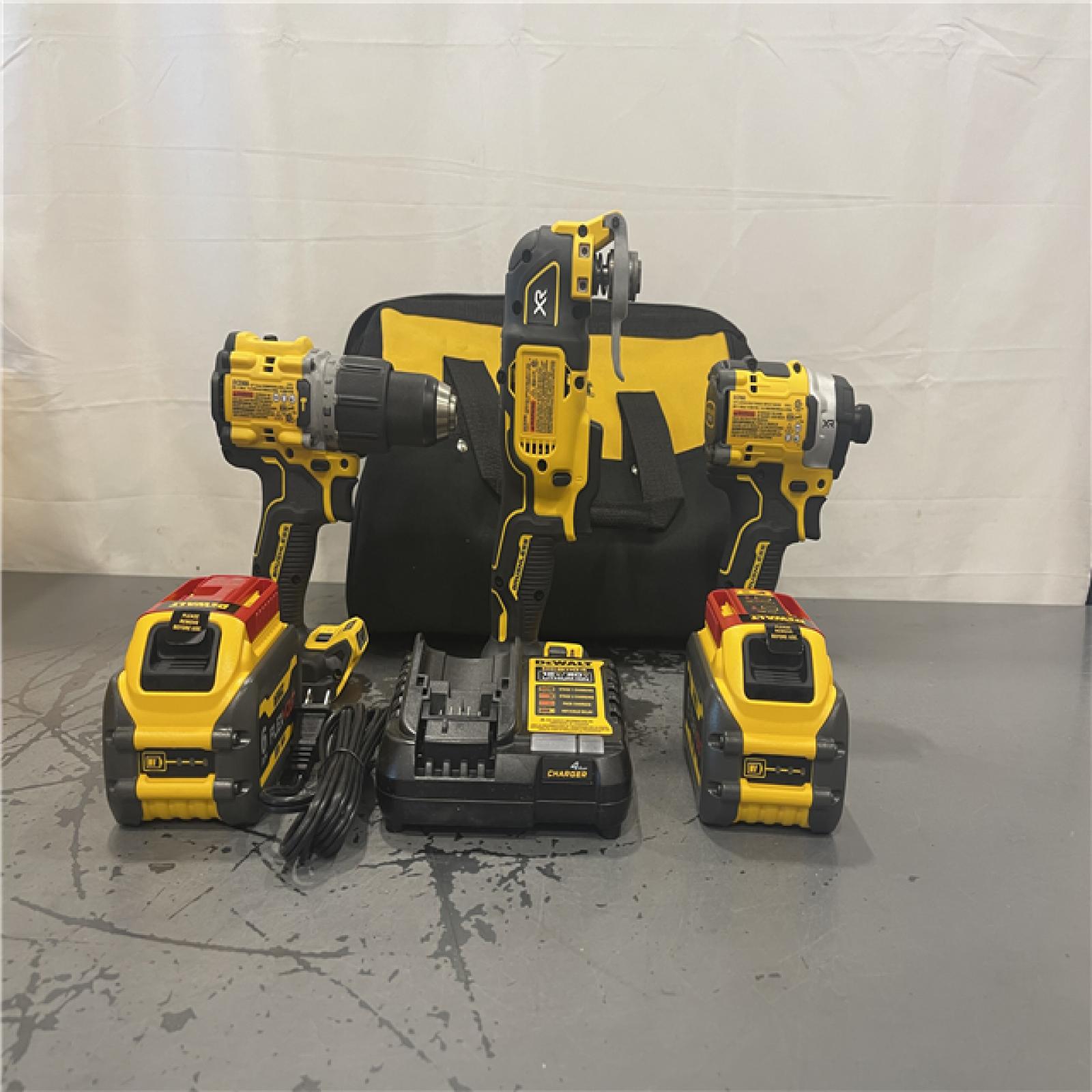 AS-IS- DeWalt 20V MAX Lithium-Ion Cordless 3-Tool Combo Kit with (2) FLEXVOLT 6.0 Ah Batteries and Charger