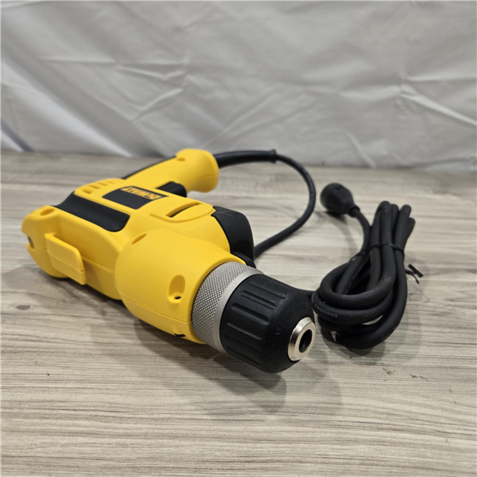 LIKE NEW! - DeWalt 8 Amp Corded 3/8 in. Pistol Grip Drill