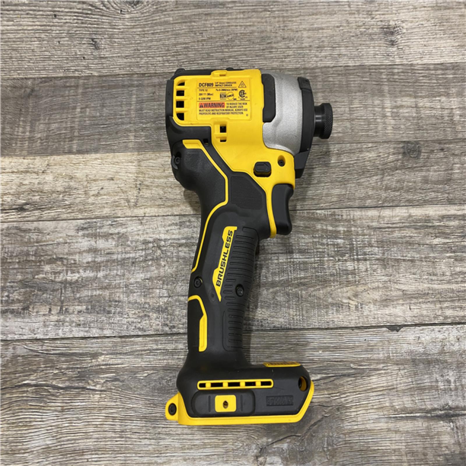 AS-IS DEWALT Atomic 20V Max Lithium-Ion Brushless Cordless Compact 1/4 in. Impact Driver Kit