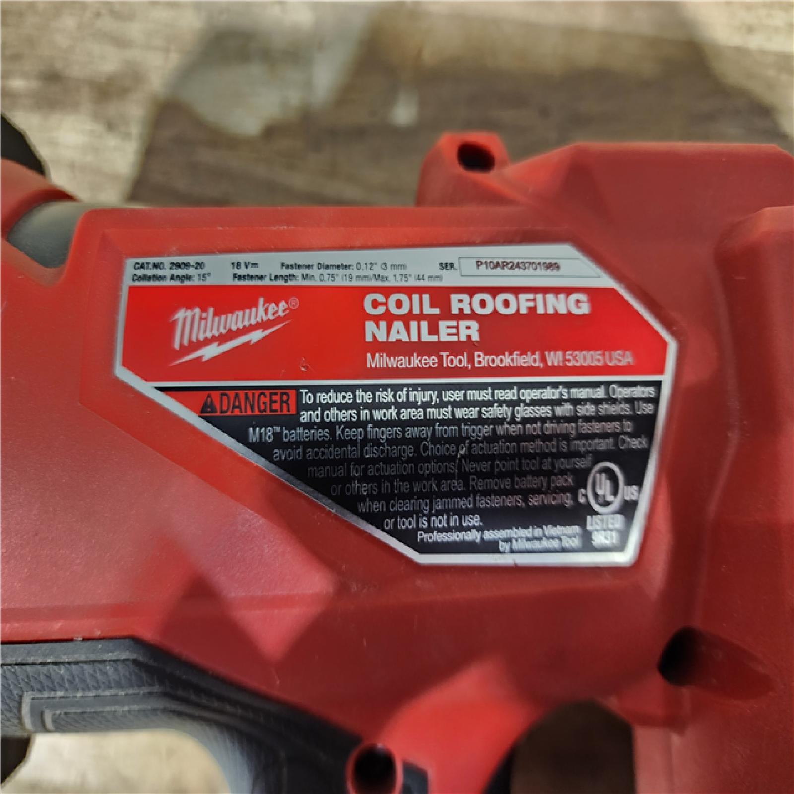 HOUSTON LOCATION - AS - IS Milwaukee FUEL 18-Volt Lithium-Ion Brushless Cordless Coil Roofing Nailer (Tool Only)