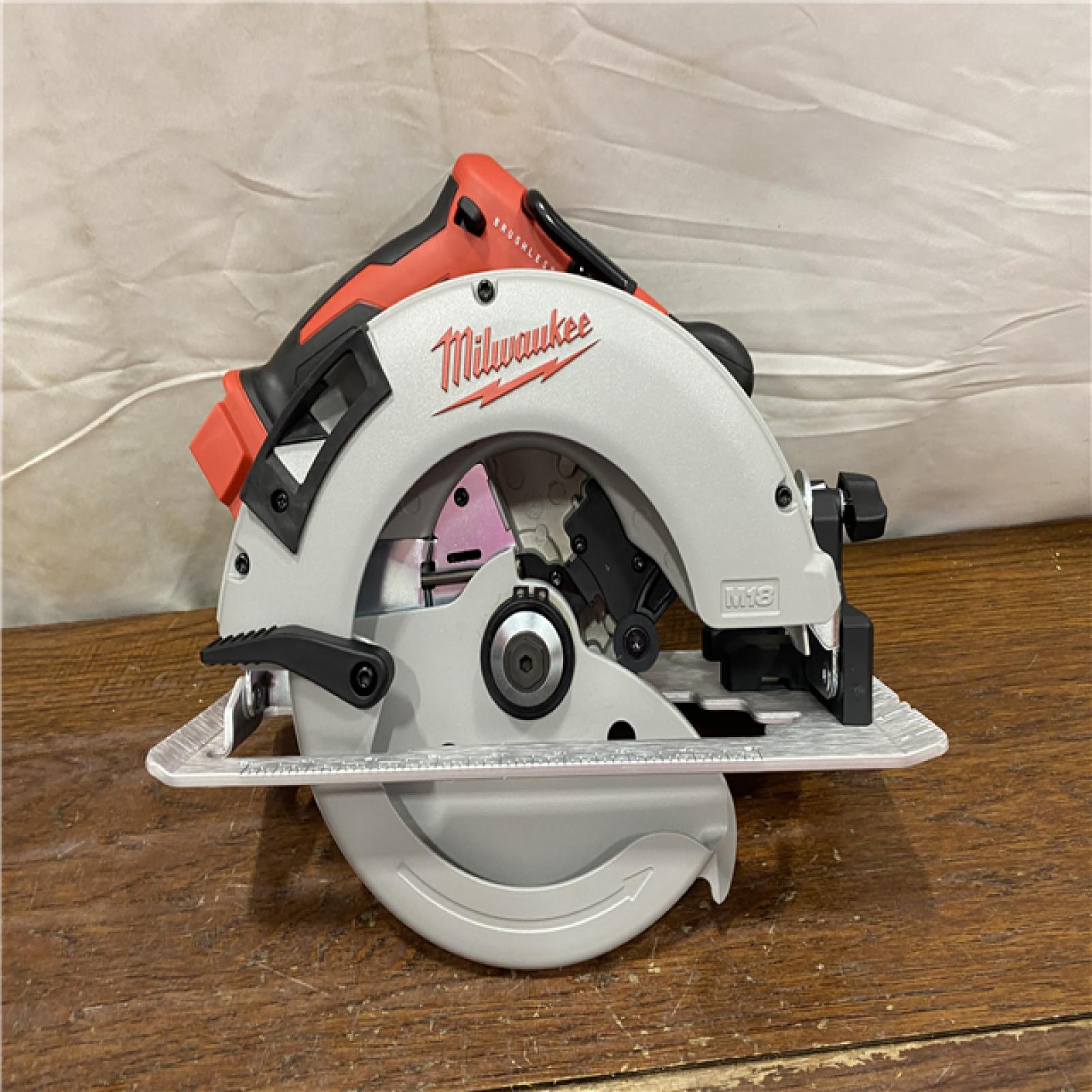 AS-IS Milwaukee 7-1/4  18V Brushless Circular Saw 2631-20 (Bare Tool)