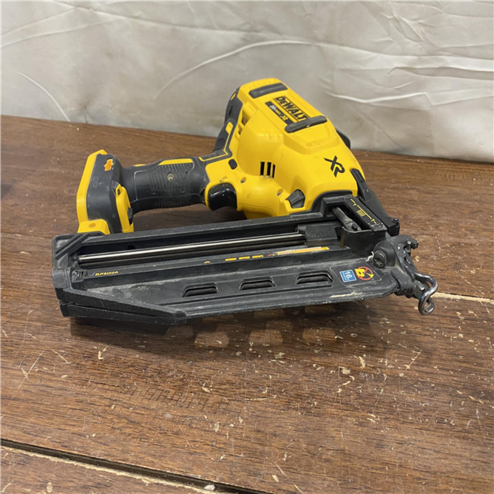AS-IS DeWalt DCN660D1 20V 16 Gauge Cordless Angled Finish Nailer Kit W/ 2Ah Battery