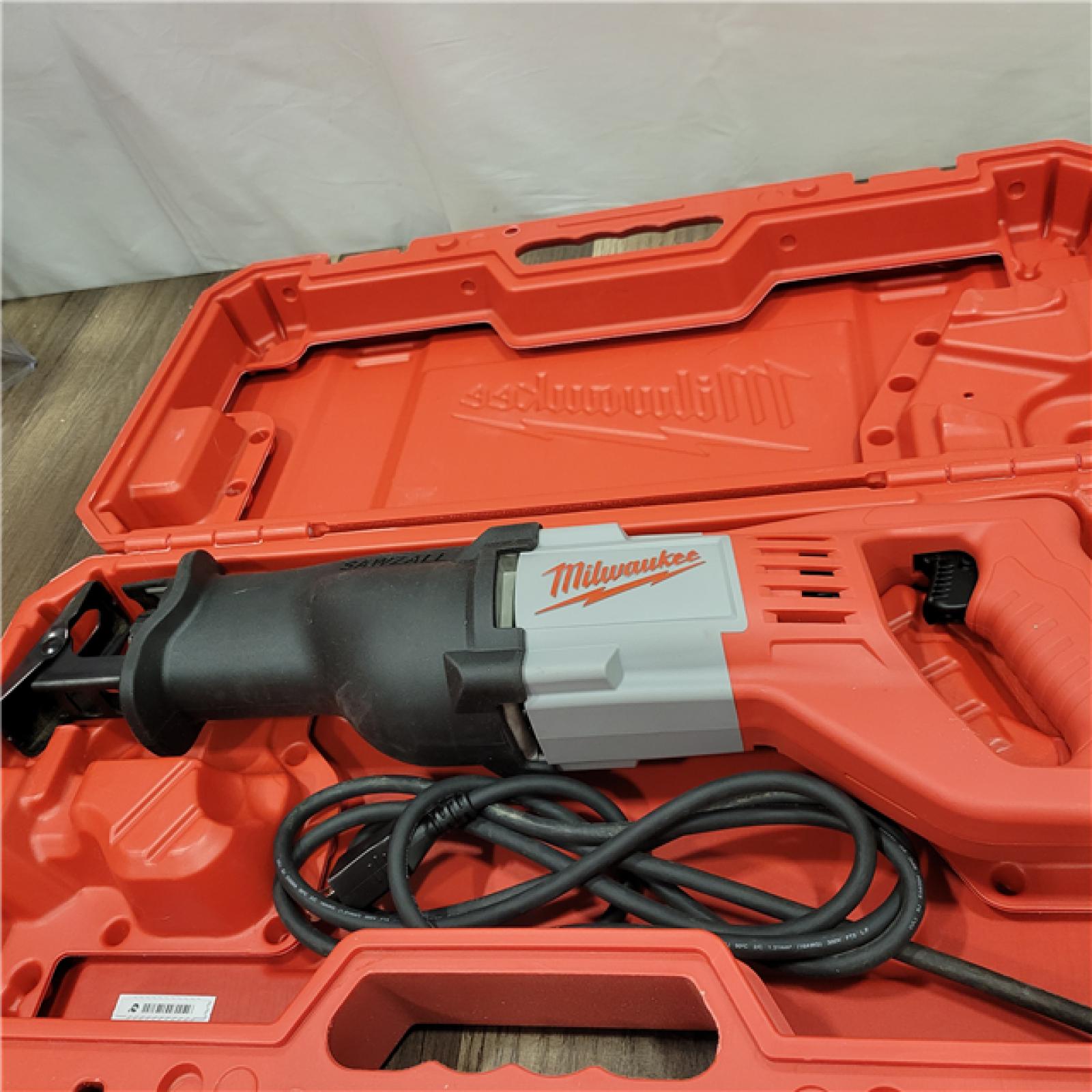 AS-IS  Milwaukee 12 Amp SAWZALL Reciprocating Saw with Case