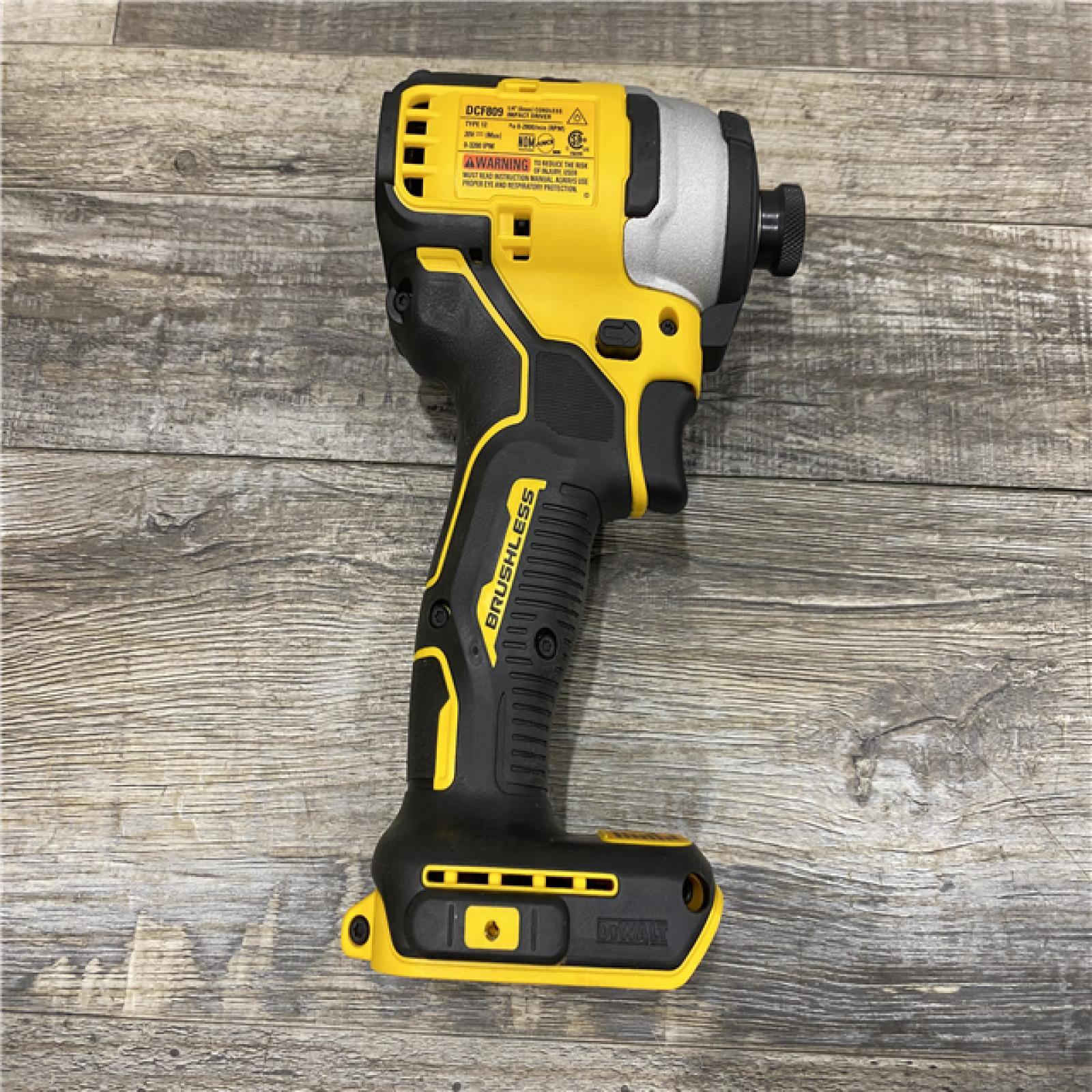 AS-IS DEWALT Atomic 20V Max Lithium-Ion Brushless Cordless Compact 1/4 in. Impact Driver Kit
