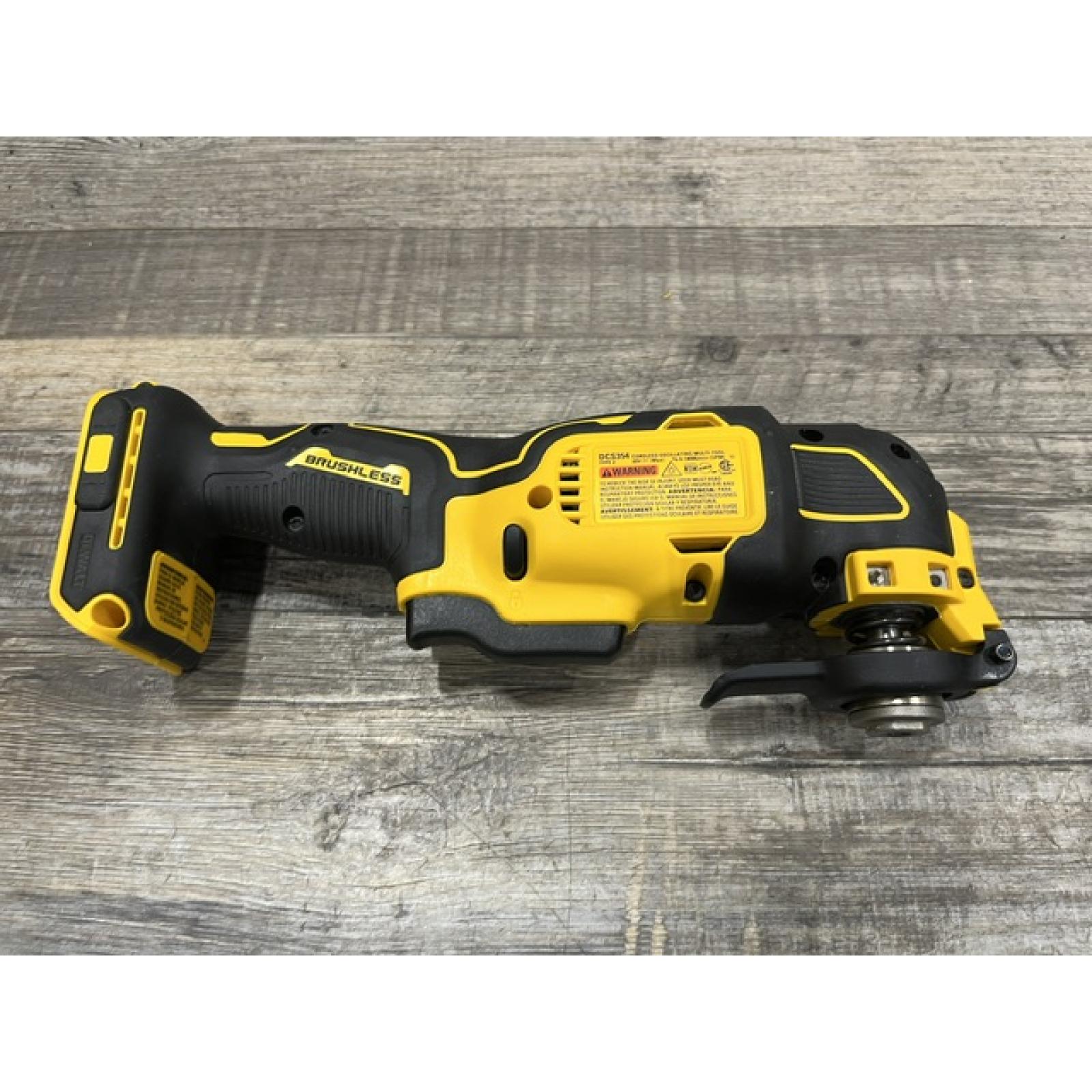AS-IS DEWALT ATOMIC 20V MAX Lithium-Ion Cordless Brushless Oscillating Tool Kit