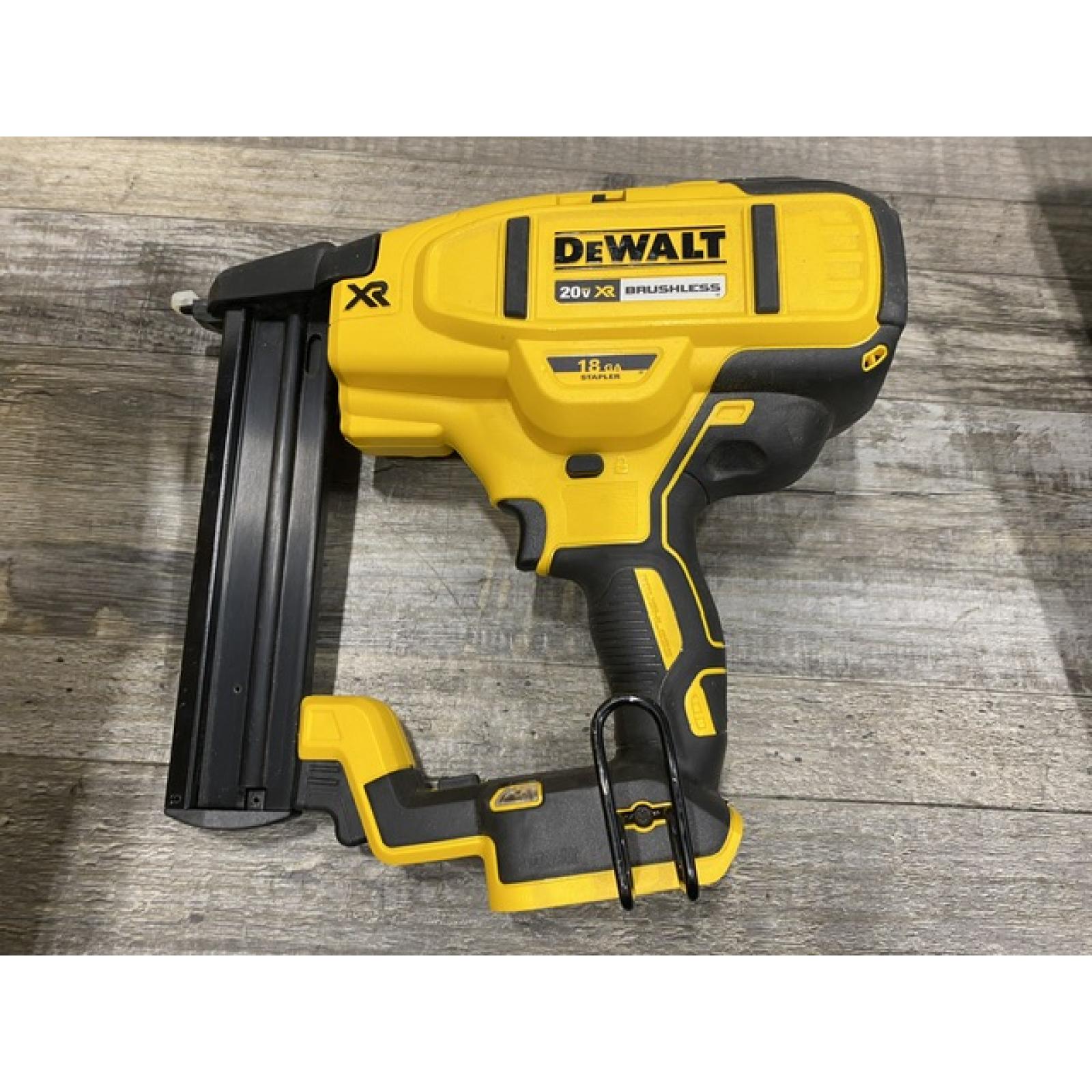 AS-IS DEWALT 20V MAX XR Lithium-Ion Cordless 18-Gauge Narrow Crown Stapler Kit