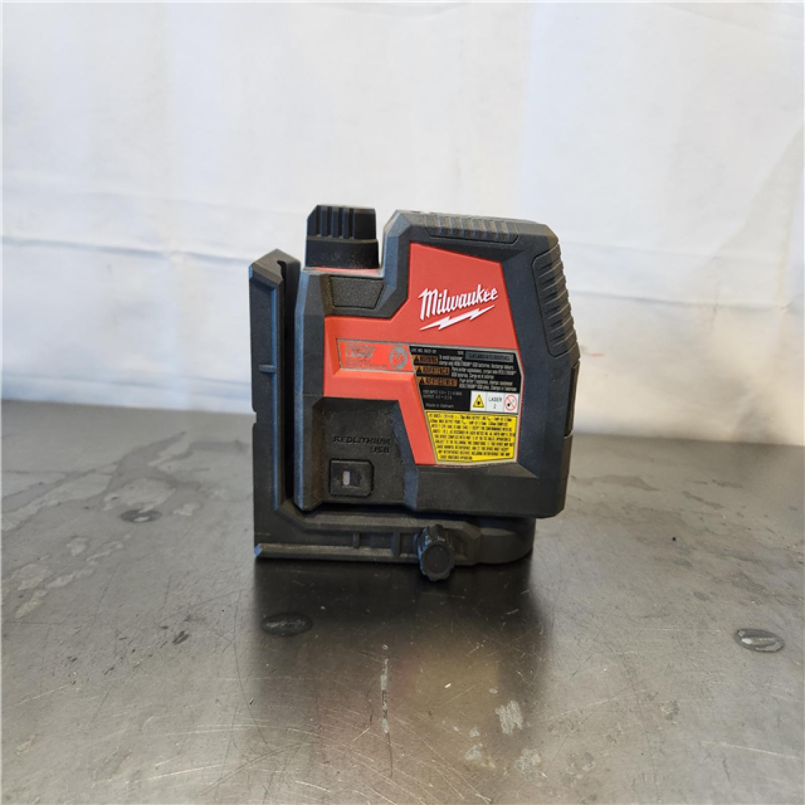 AS-IS- Milwaukee Green 100 ft. Cross Line and Plumb Points Rechargeable Laser Level Kit