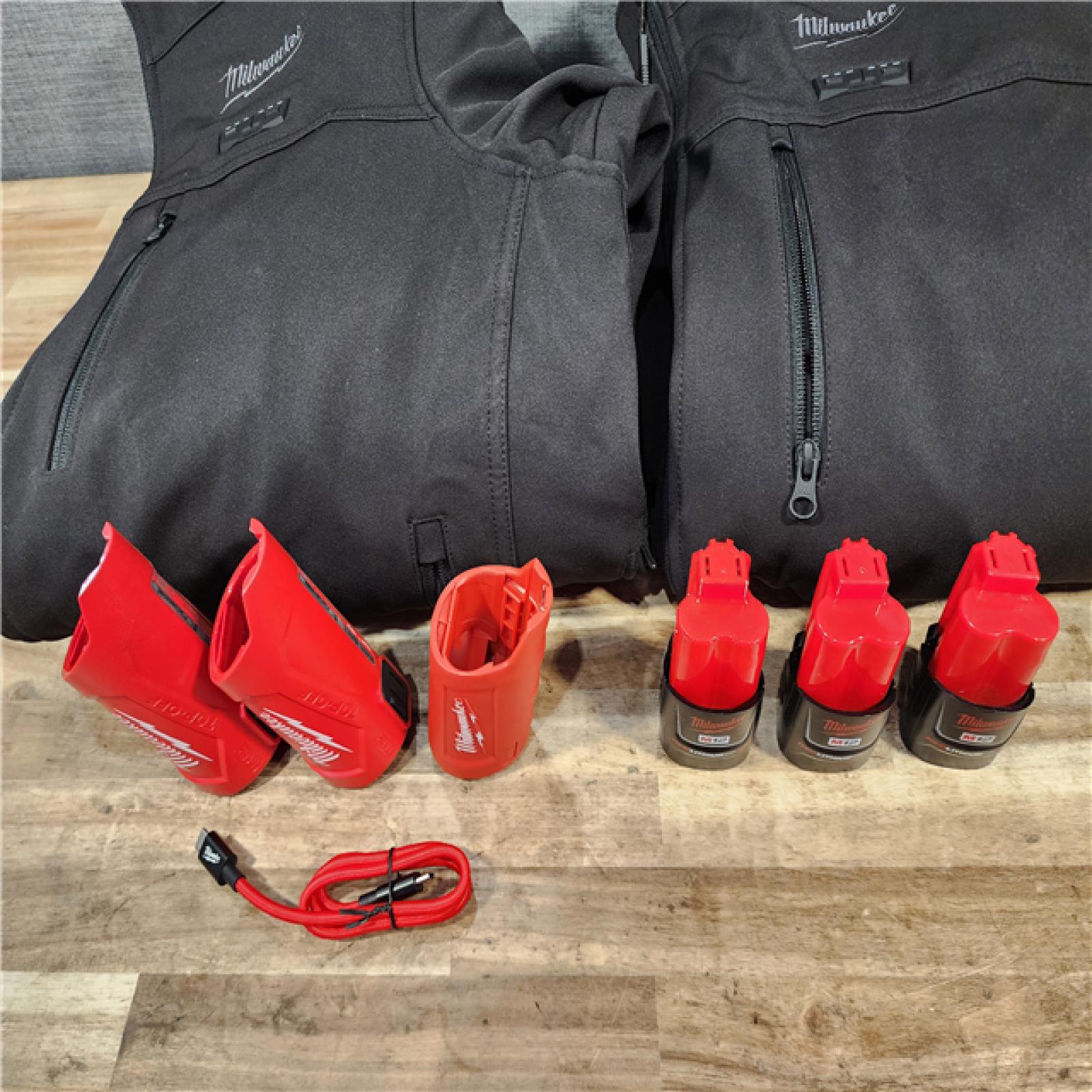 HOUSTON LOCATION - AS-IS MILWAUKEE 2 HEATED CLOTHING COMBO KIT