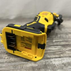 AS-IS DEWALT ATOMIC 20V MAX Lithium-Ion Cordless Brushless Oscillating Tool Kit