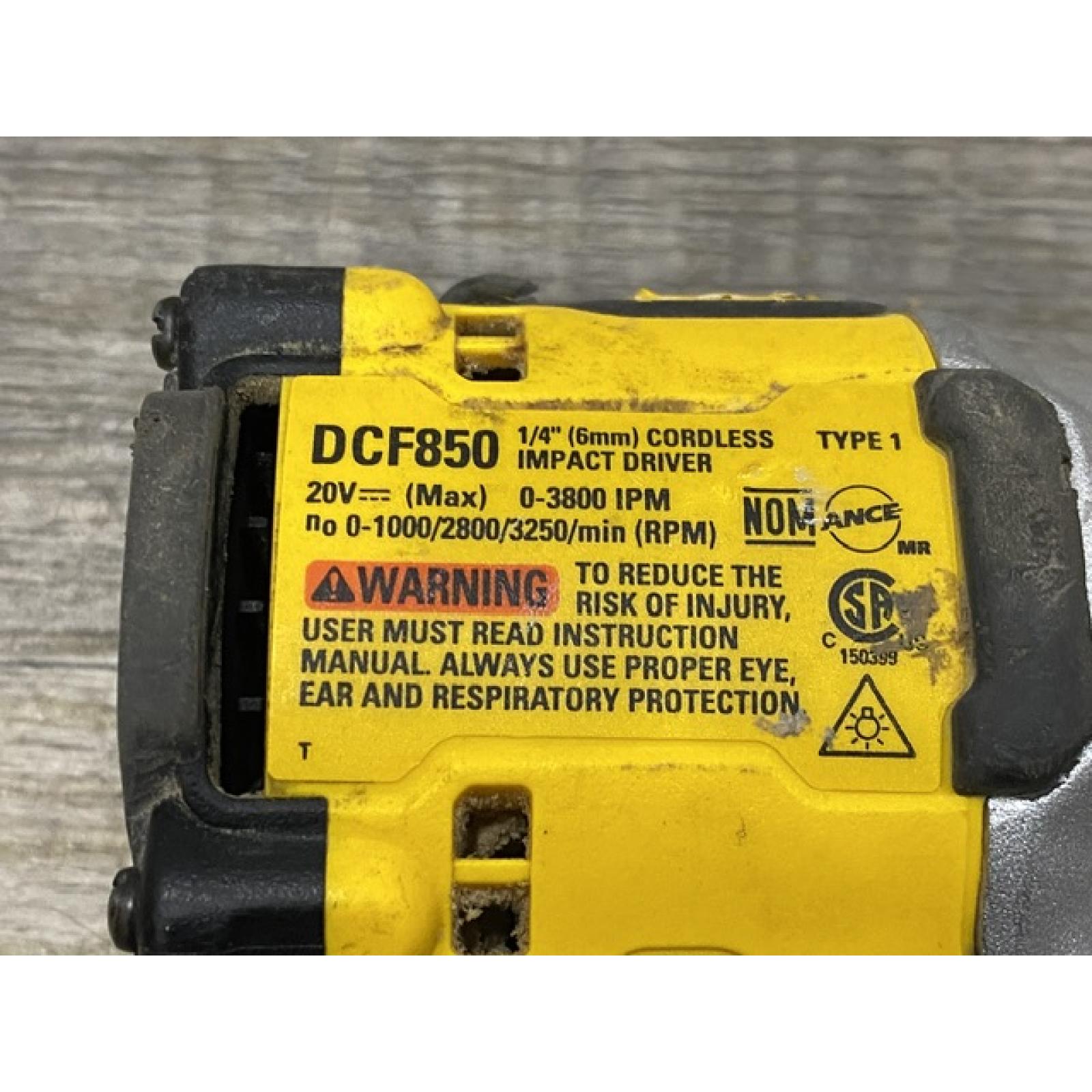 AS-IS DEWALT ATOMIC 20V MAX Lithium-Ion Cordless 1/4 in. Brushless Impact Driver Kit