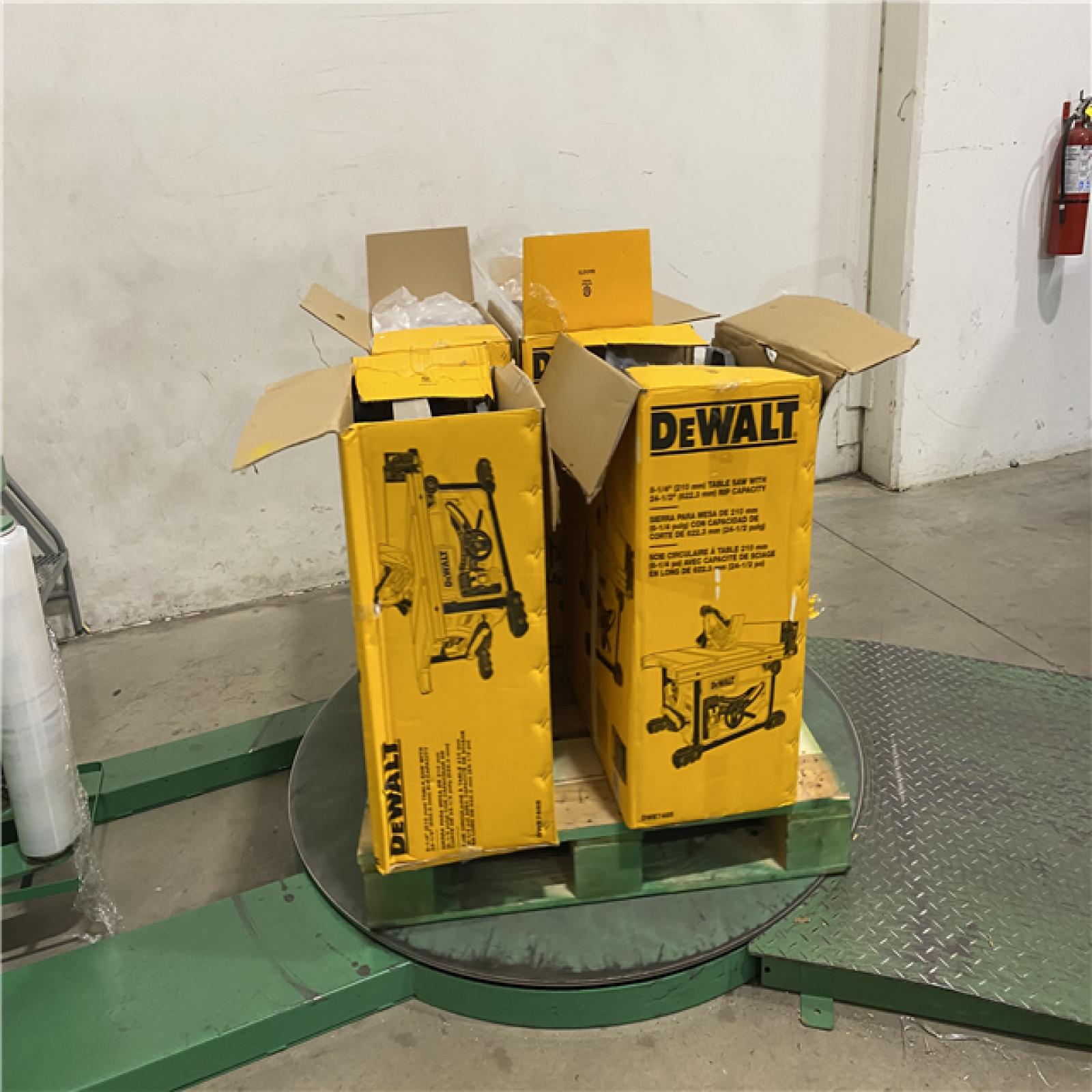 Dallas Location - As-Is DEWALT 15 Amp Corded 8-1/4 in. Compact Portable Jobsite Tablesaw (Lot Of 4)
