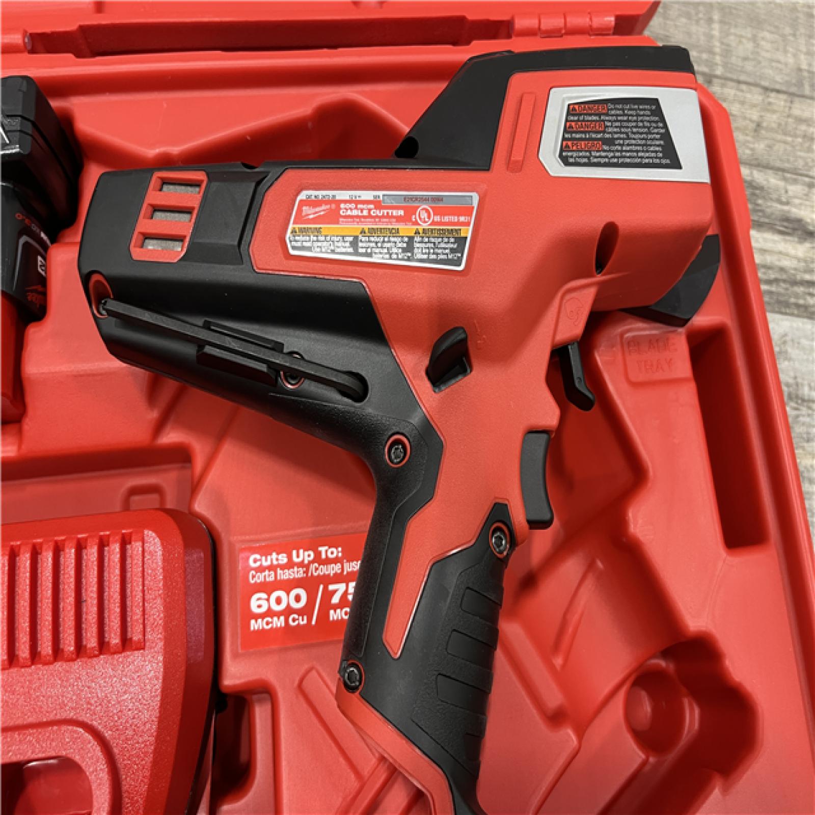 AS-IS Milwaukee 12V Lithium-Ion Cordless 600 MCM Cable Cutter Kit