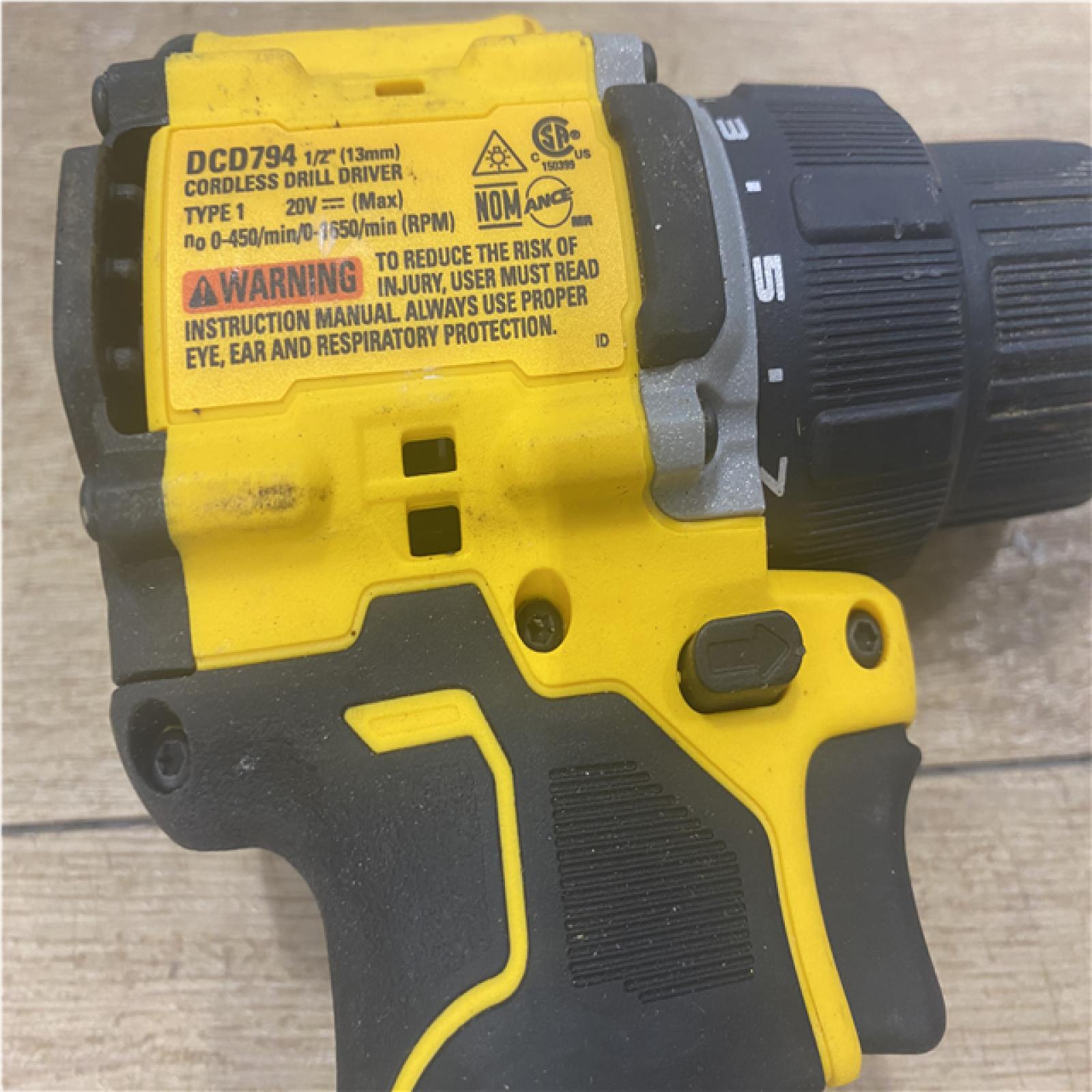 AS-IS DEWALT FLEXVOLT 60-Volt MAX Cordless Brushless 1/2 in. Mixer/Drill with E-Clutch (Tool-Only)