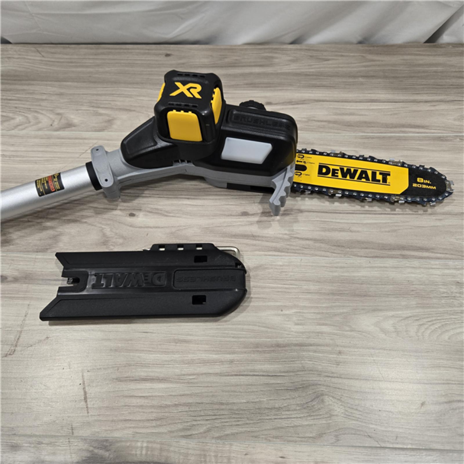 LIKE NEW! - DEWALT 20V MAX Cordless Pole Saw (Tool Only)