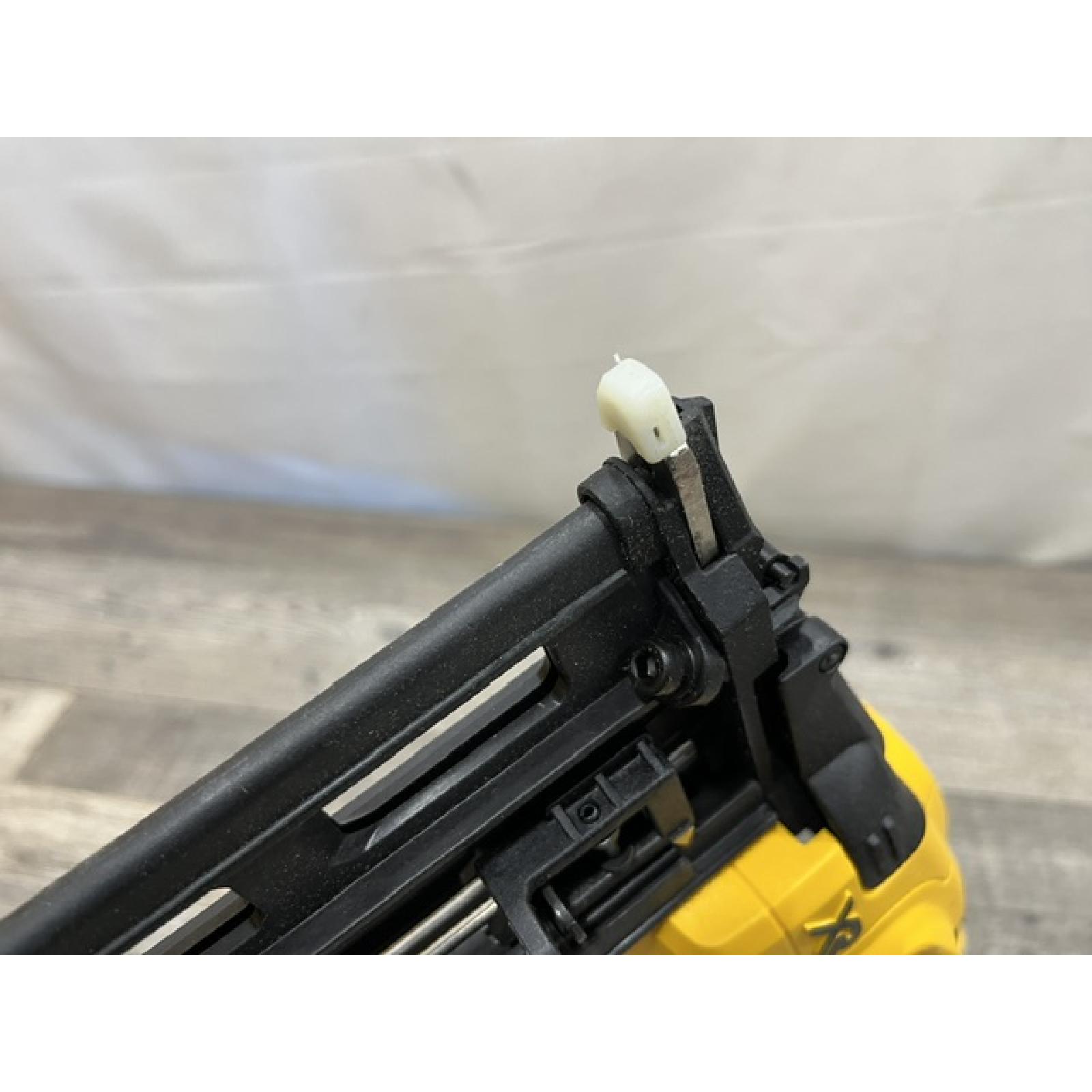 AS-IS DEWALT 20V MAX XR 16-Gauge Lithium-Ion Cordless Finish Nailer (Tool Only)