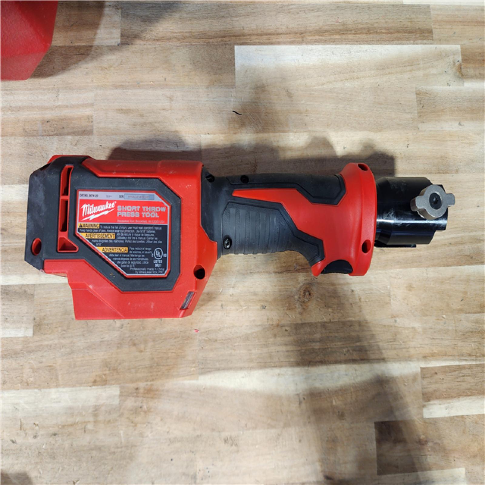 HOUSTON LOCATION - AS-IS Milwaukee 18V Lithium-Ion Cordless Short Throw Press Tool with 3 PEX Crimp Jaws Kit