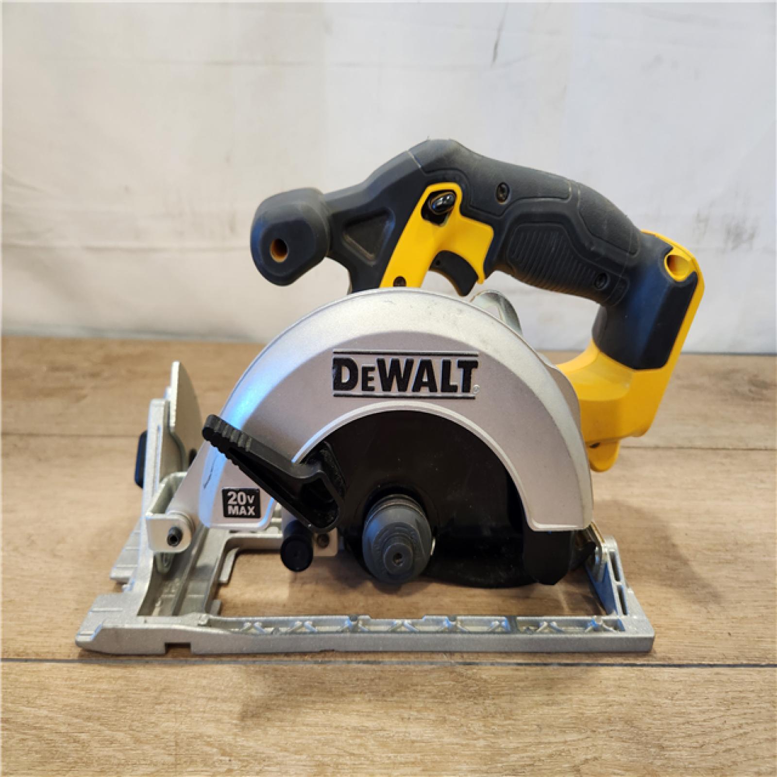 AS-IS- DEWALT 20-Volt 6-1/2 in. MAX Lithium-Ion Cordless Circular Saw (Tool-Only)