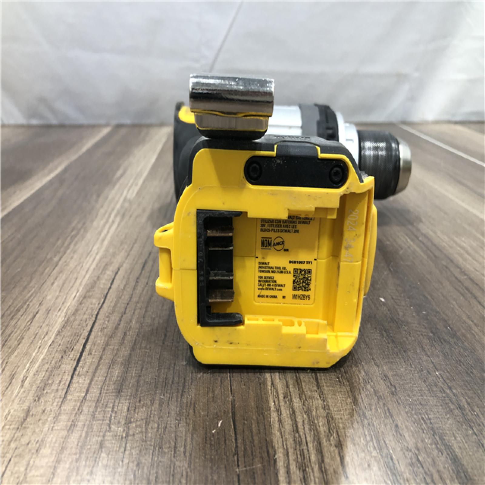 AS-IS DEWALT Atomic 20V Max Lithium-Ion Brushless Cordless Compact 1/4 in. Impact Driver Kit