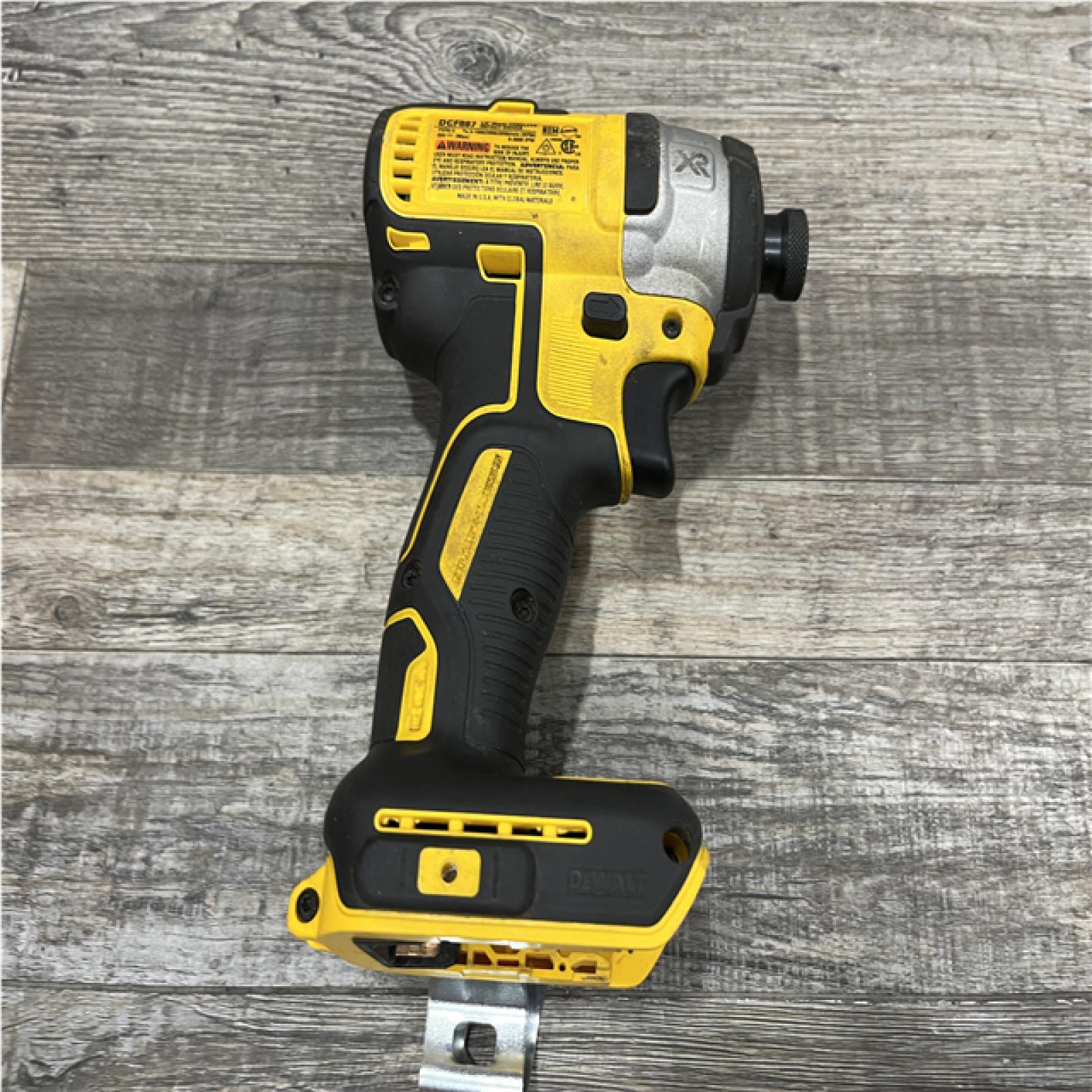 AS-IS DEWALT 20V MAX XR Cordless Brushless 3-Speed 1/4 in. Impact Driver Kit