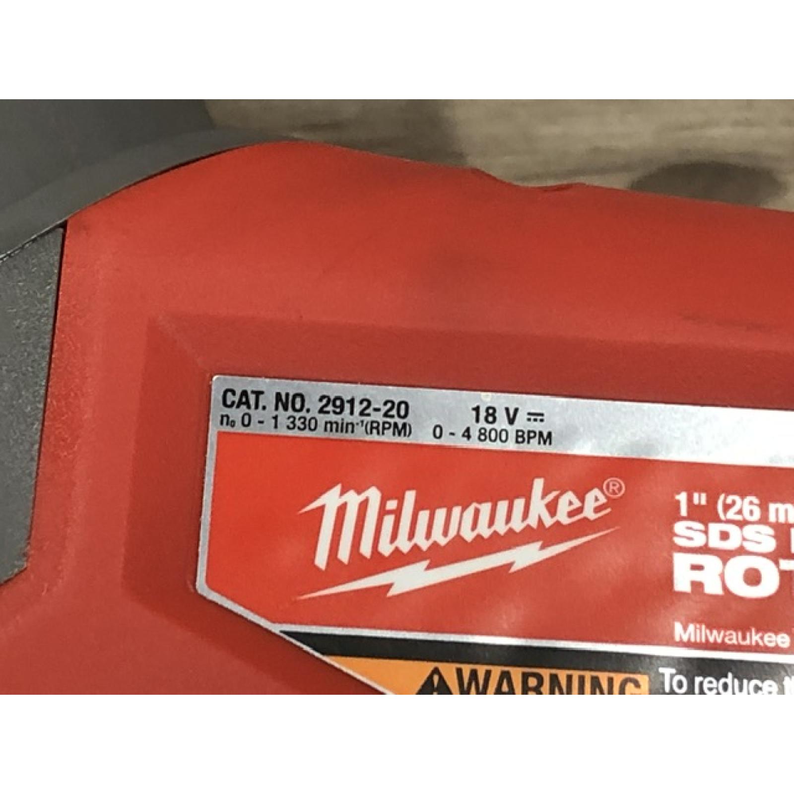 AS-IS Milwaukee 18V M18 FUEL Cordless SDS-Plus Rotary Hammer Kit