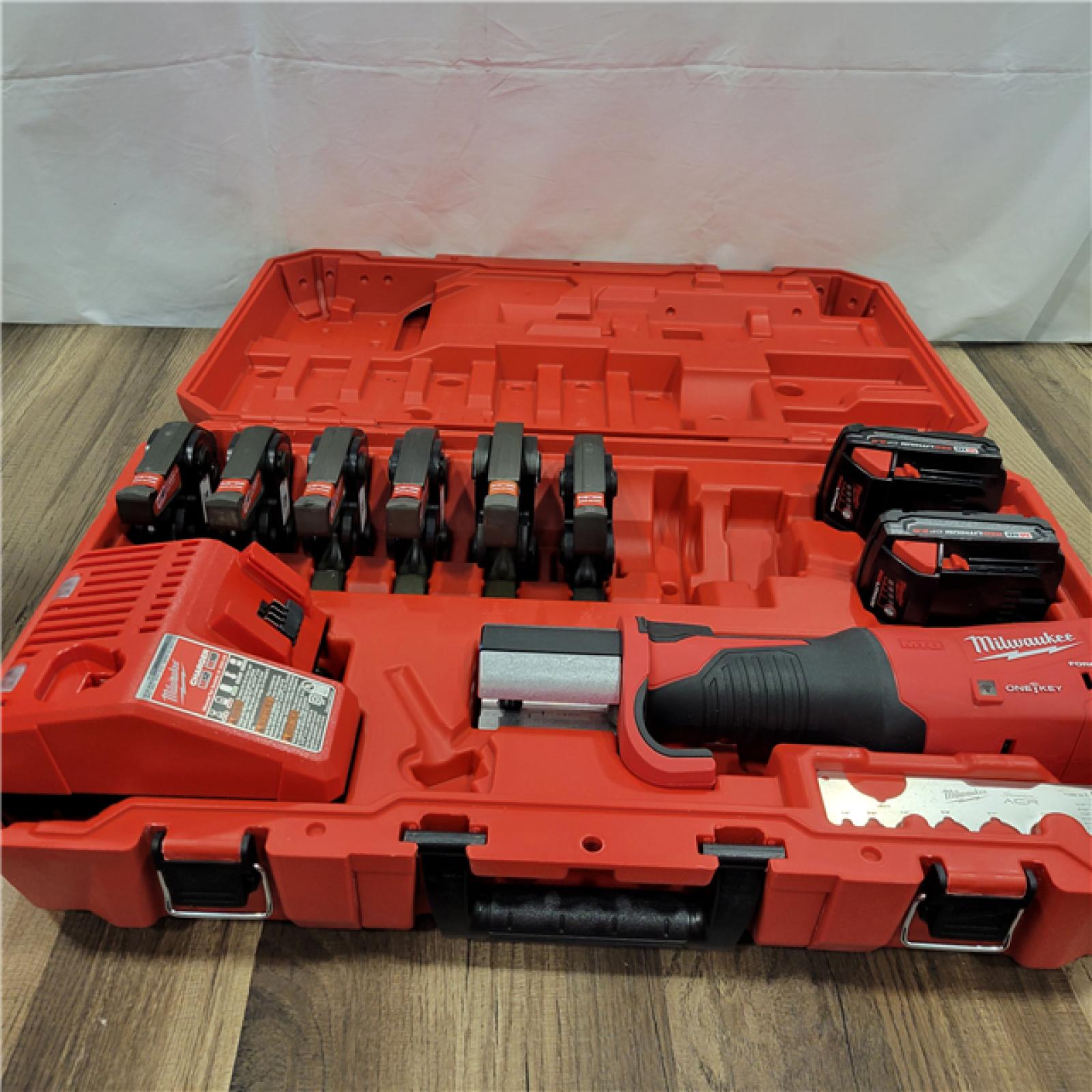 AS-IS Milwaukee Tool M18 18V  Brushless Cordless FORCE LOGIC Press Tool Kit with 1/4 in. - 7/8 in. ACR Jaws (6-Jaws Incl)