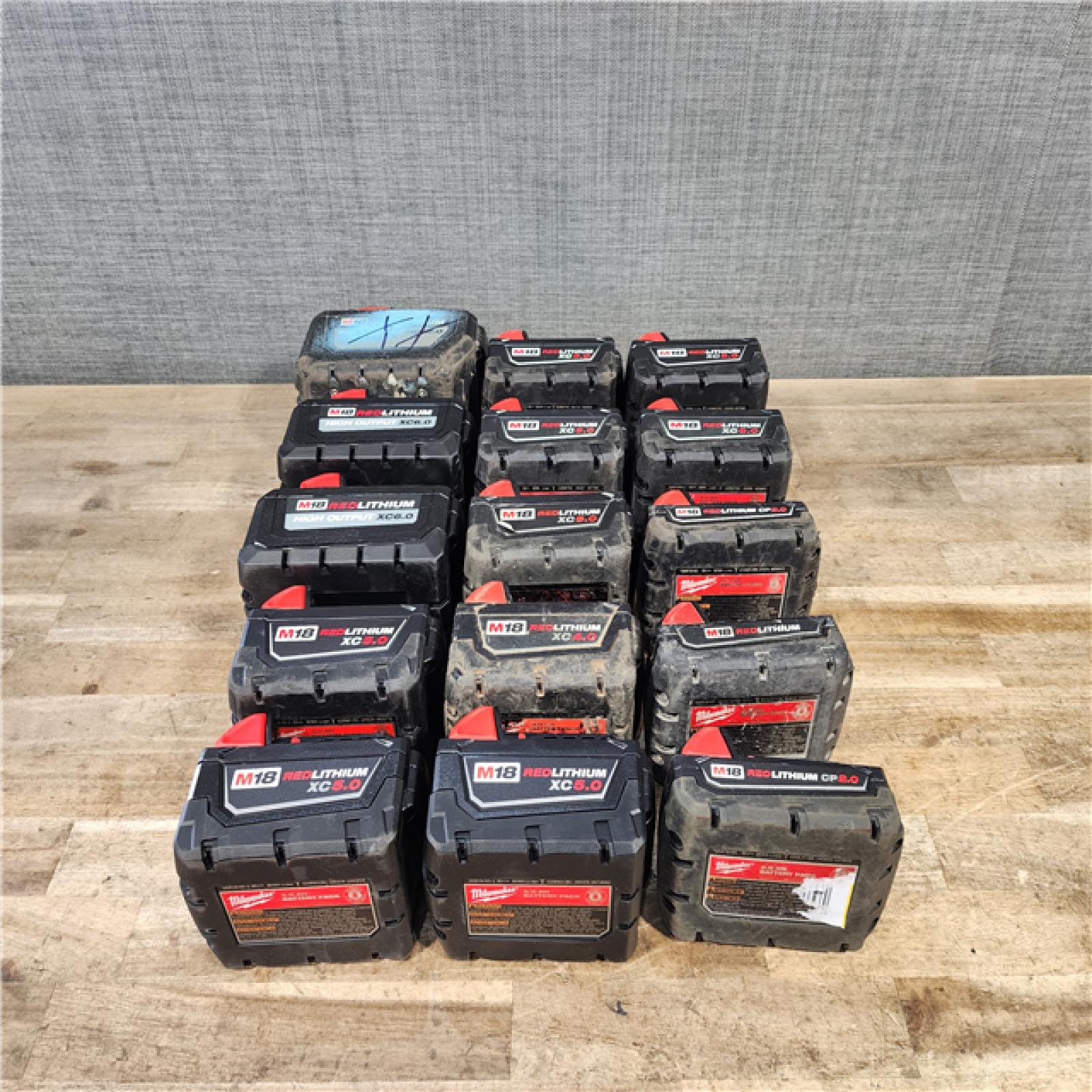 HOUSTON LOCATION - AS-IS MILWAUKEE BATTERY PACK QTY - 15