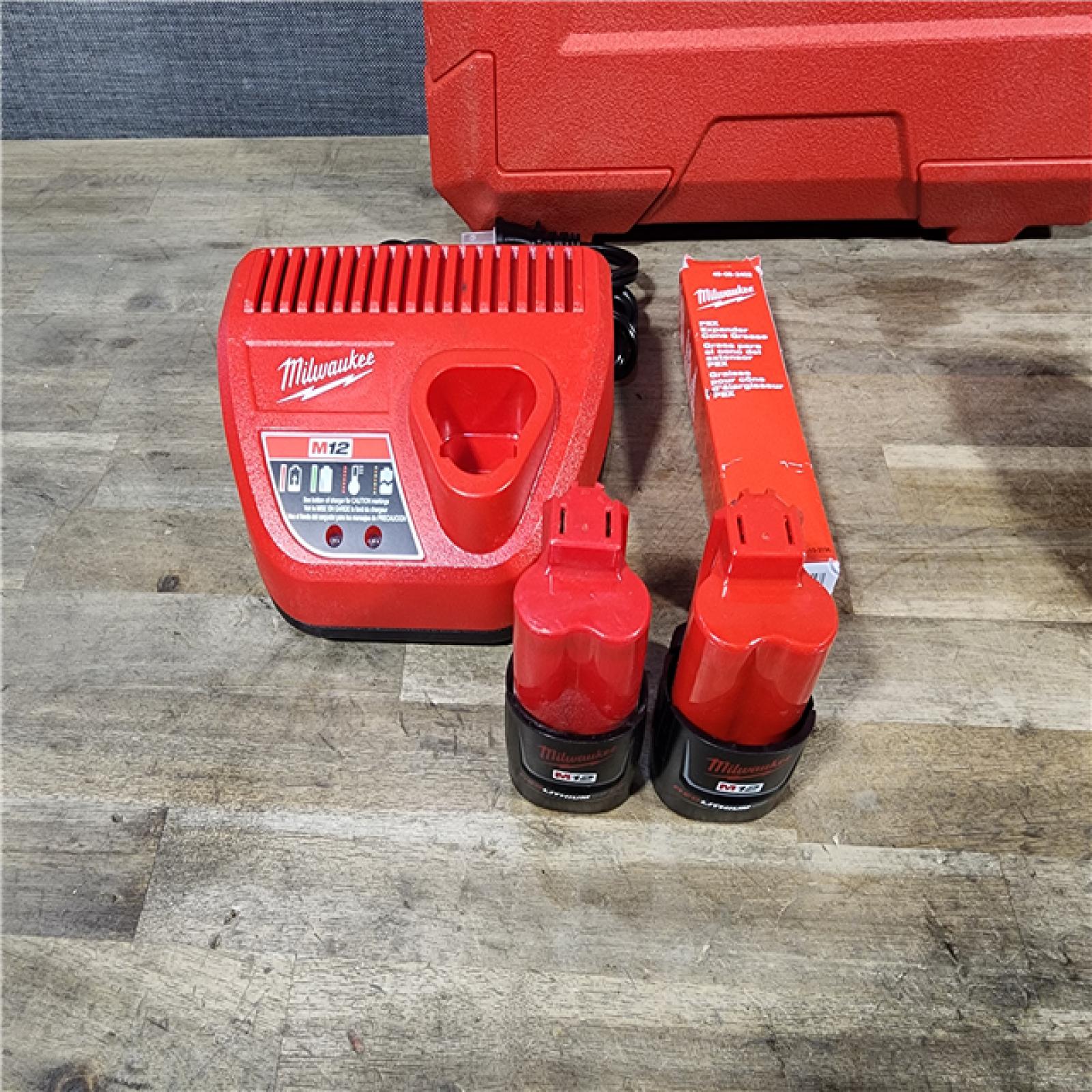 HOUSTON LOCATION - AS-IS Milwaukee M12 12V Lithium-Ion Cordless PEX Expansion Tool Kit with (2) 1.5 Ah Batteries  (3) Expansion Heads and Hard Case