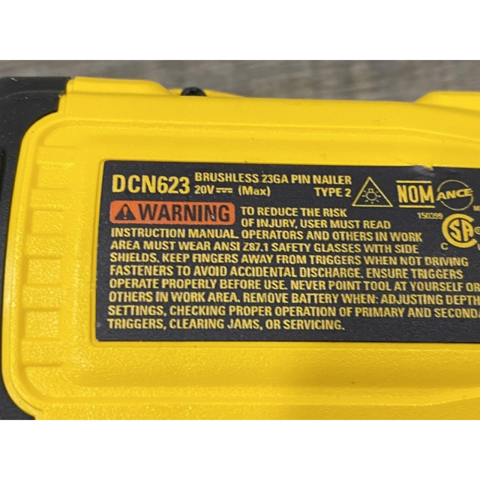 AS-IS DEWALT ATOMIC 20V MAX Lithium Ion Cordless 23 Gauge Pin Nailer Kit