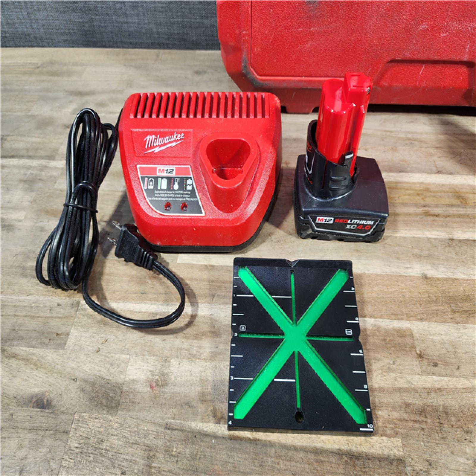 HOUSTON LOCATION - AS-IS Milwaukee-3632-21 M12 Green Beam Laser 360° 3-Plane Kit