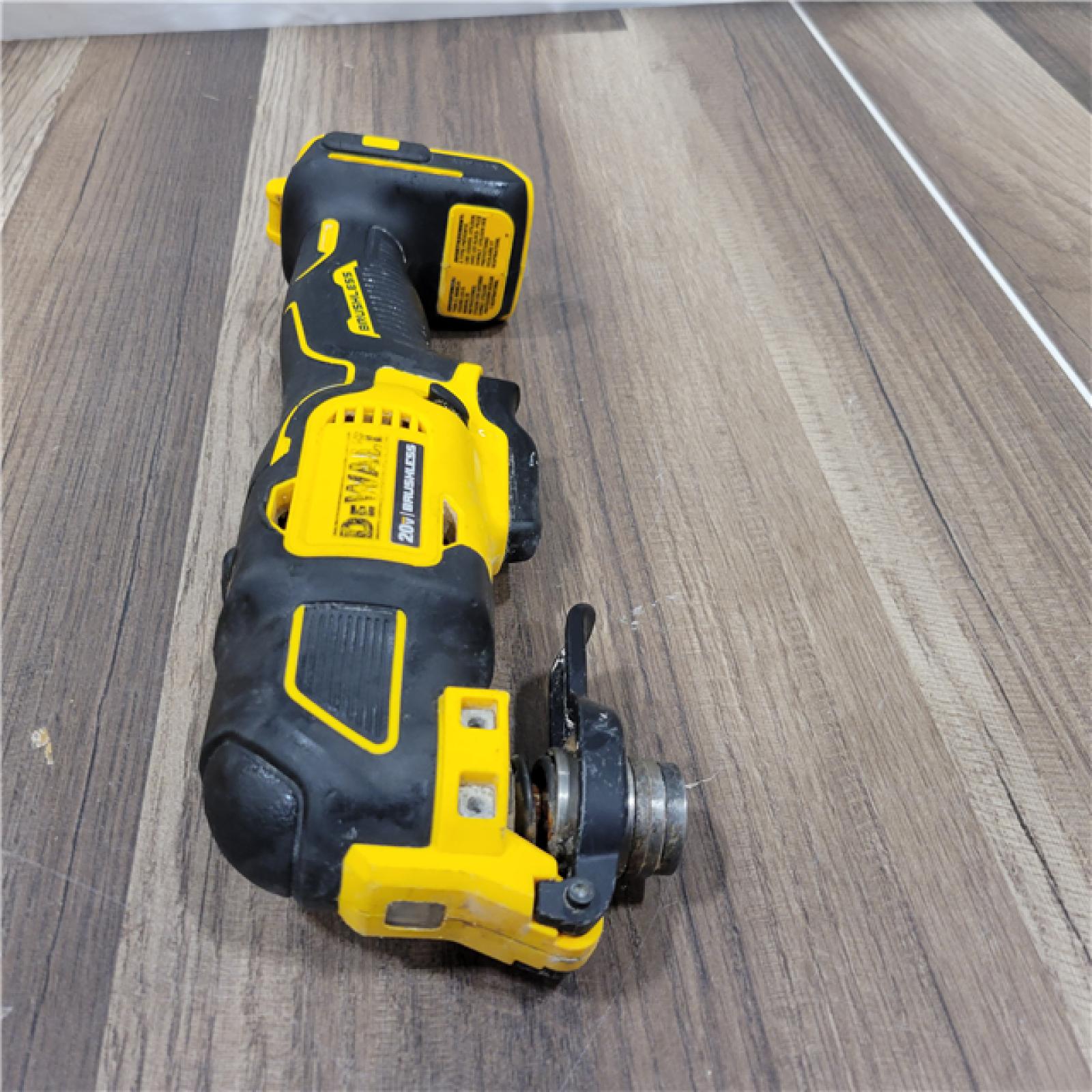 AS-IS  DEWALT ATOMIC 20V MAX Cordless Brushless Oscillating Multi Tool (Tool Only)