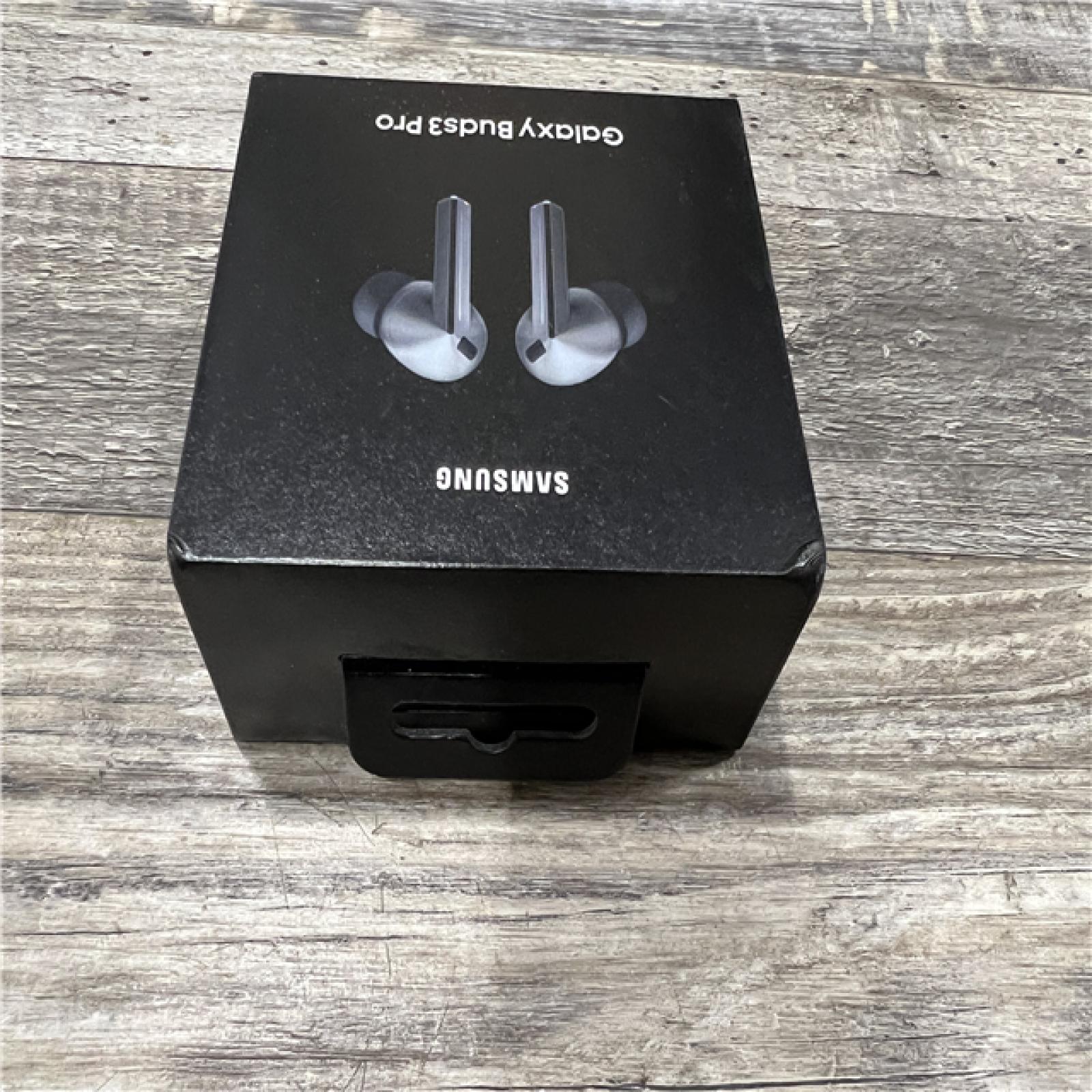 NEW Samsung Galaxy Buds3 Pro - Silver