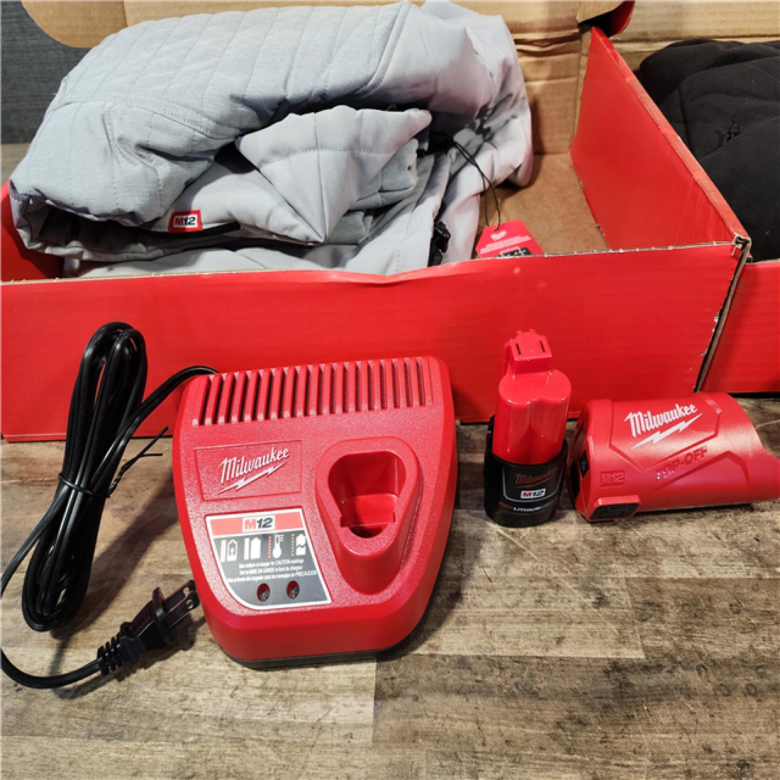 HOUSTON LOCATION - AS-IS MILWAUKEE 2 HEATED CLOTHING COMBO KIT
