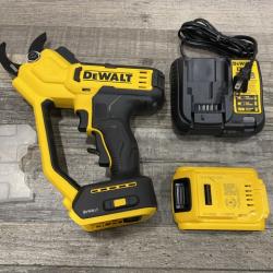 AS-IS DEWALT 20V MAX Cordless Battery Powered Pruner Kit