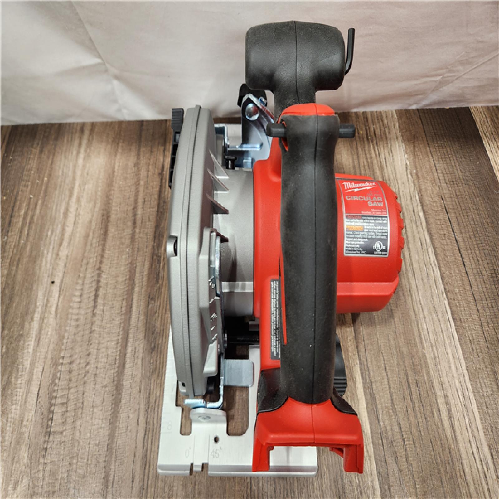 AS-IS- Milwaukee M18 Cordless 6-1/2 Circular Saw (Tool Only)