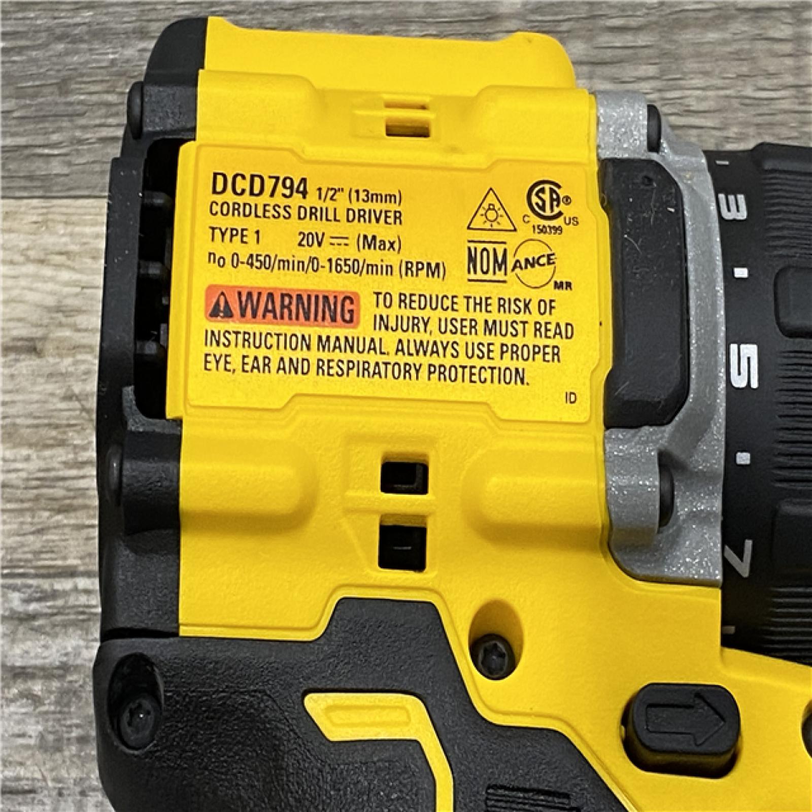 AS-IS DEWALT Atomic 20V Lithium-Ion Cordless Compact 1/2 in. Drill/Driver Kit