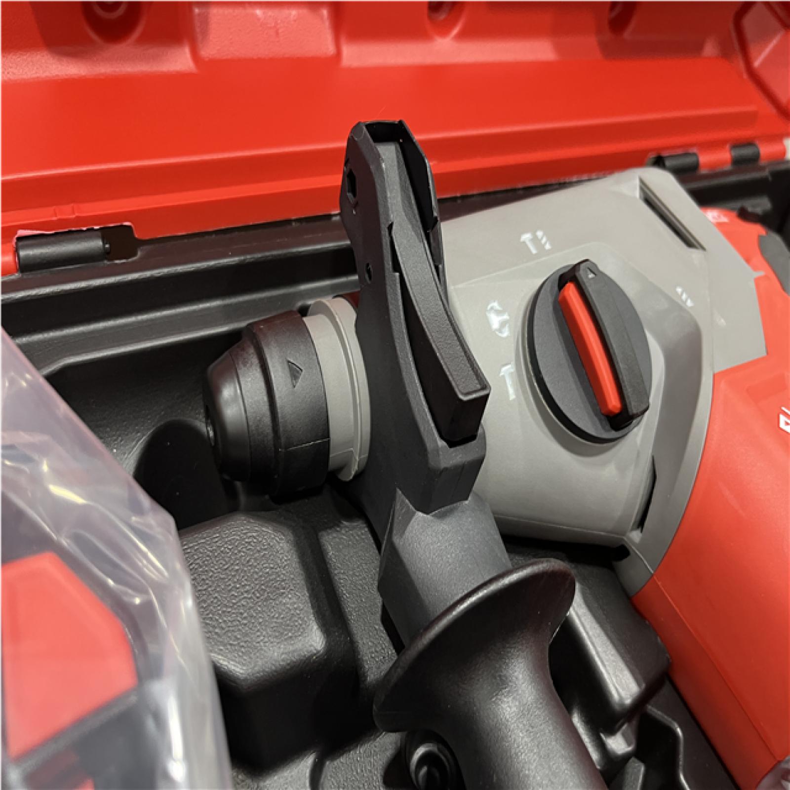 NEW - Milwaukee FUEL 18V Lithium-Ion Brushless 1 in. Cordless SDS-Plus Rotary Hammer Kit