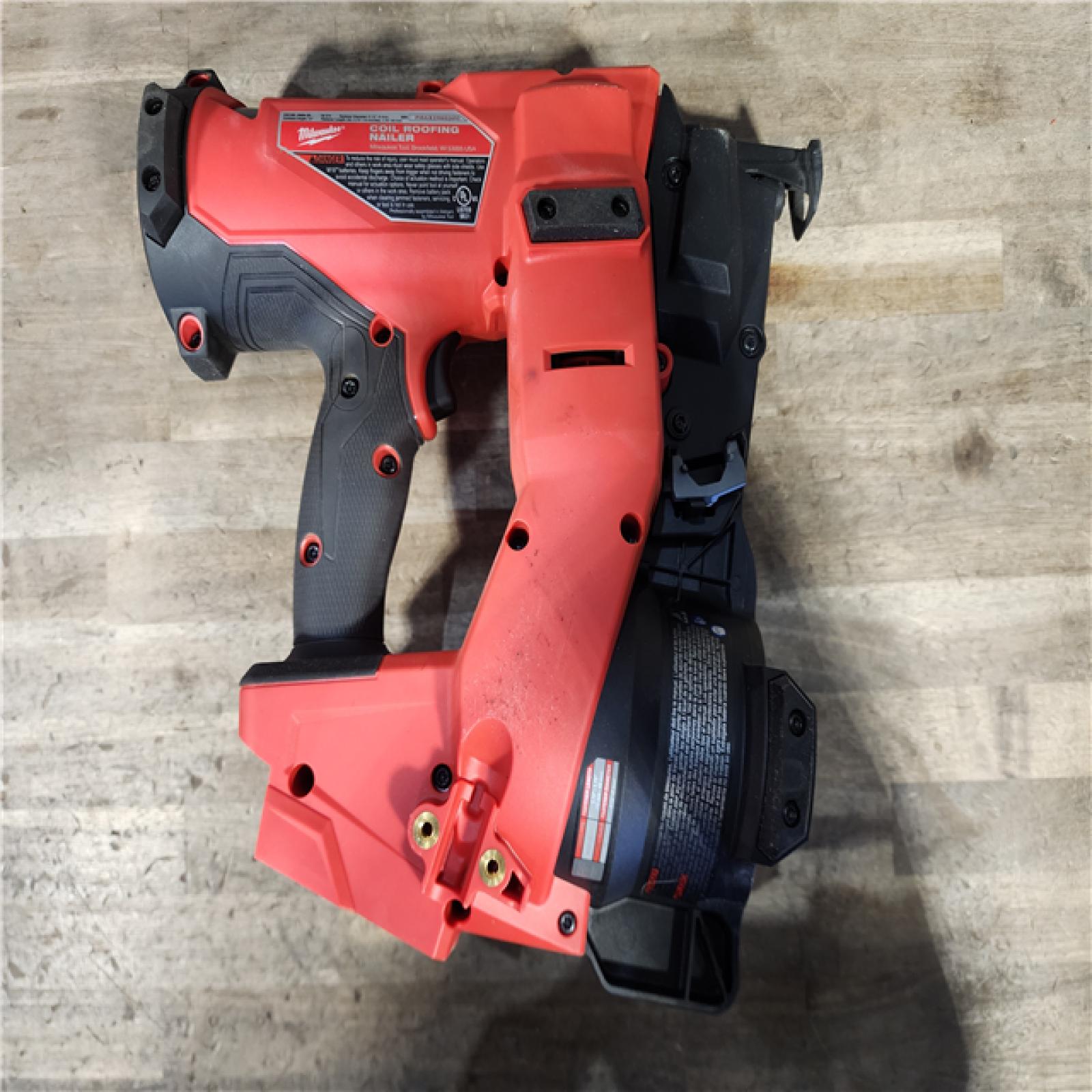 HOUSTON LOCATION - AS-IS Milwaukee M18 FUEL 18-Volt Lithium-Ion Brushless Cordless Coil Roofing Nailer (Tool Only)