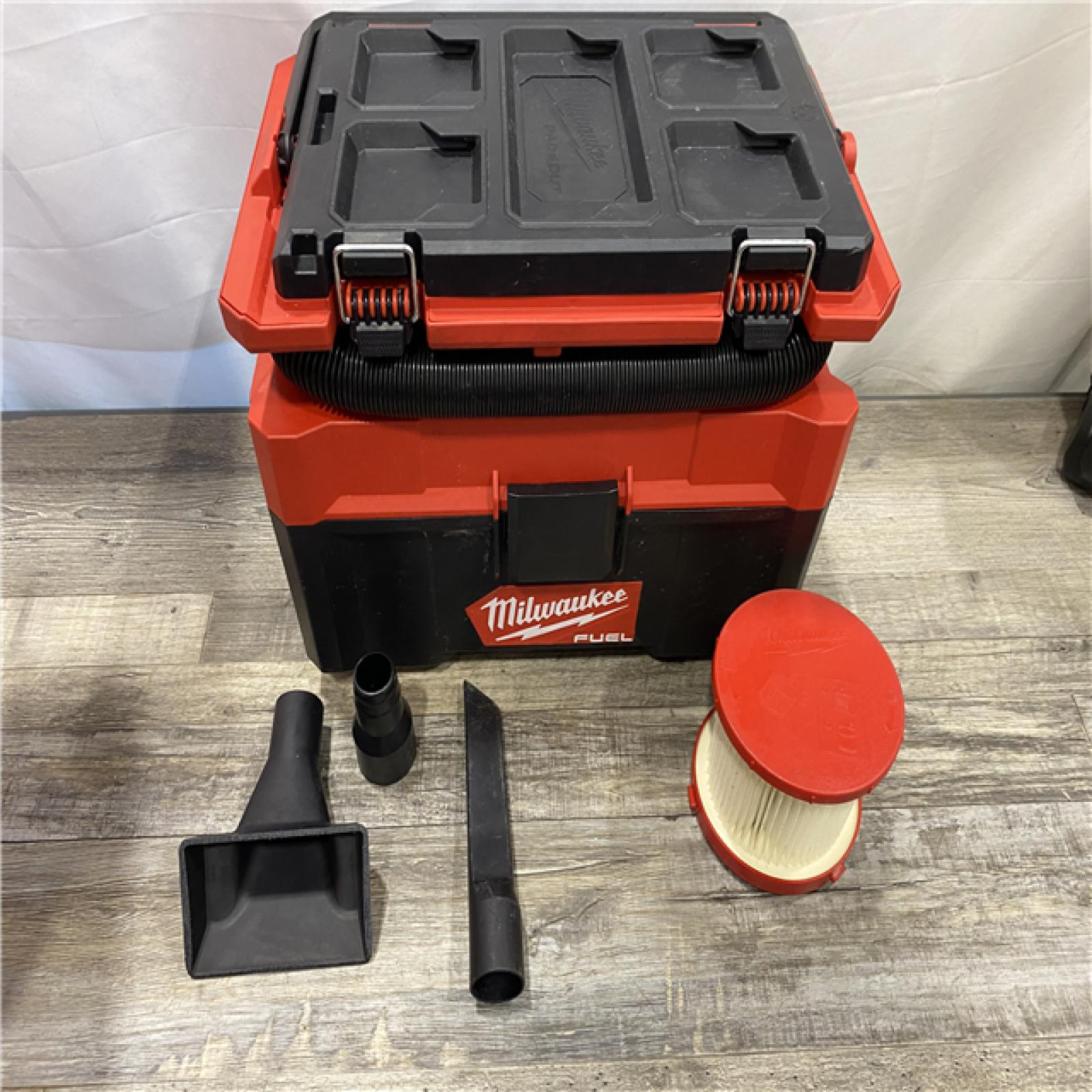 AS-IS Milwaukee FUEL PACKOUT 18-Volt Lithium-Ion Cordless 2.5 Gal. Wet/Dry Vacuum (Vacuum-Only)