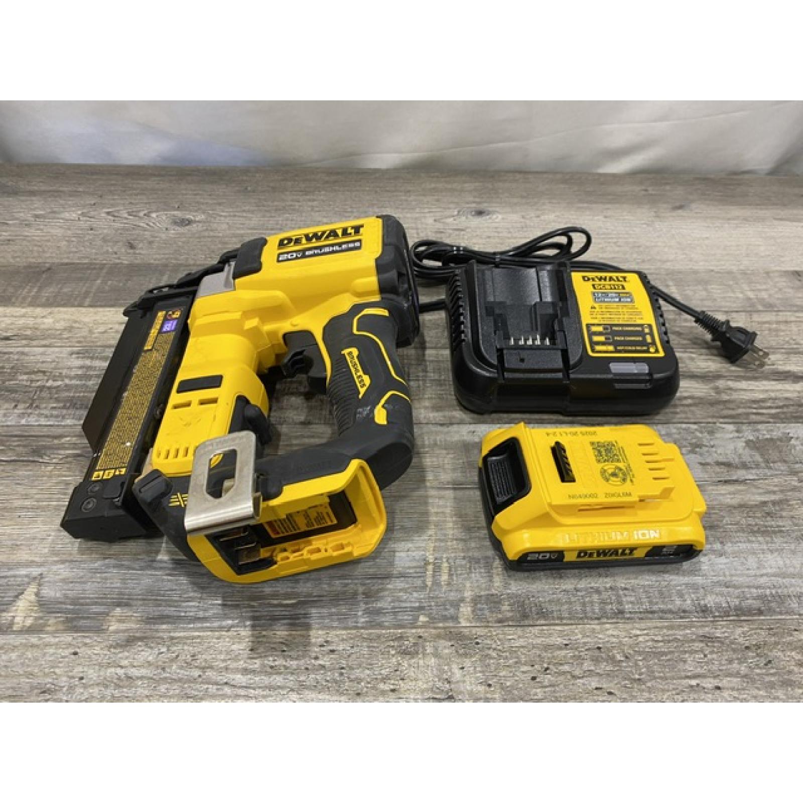 AS-IS DEWALT ATOMIC 20V MAX Lithium Ion Cordless 23 Gauge Pin Nailer Kit