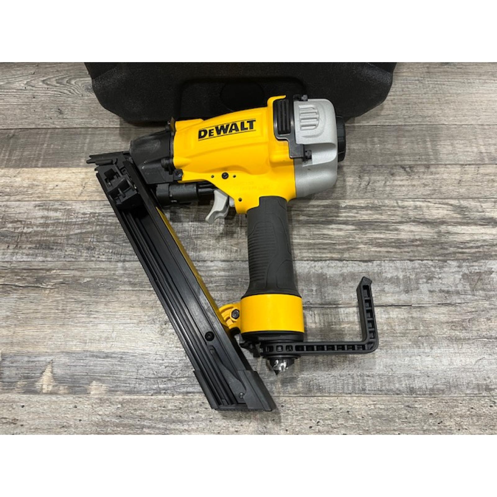 AS-IS DEWALT Cordless 18-Gauge Narrow Crown Stapler (Tool Only)