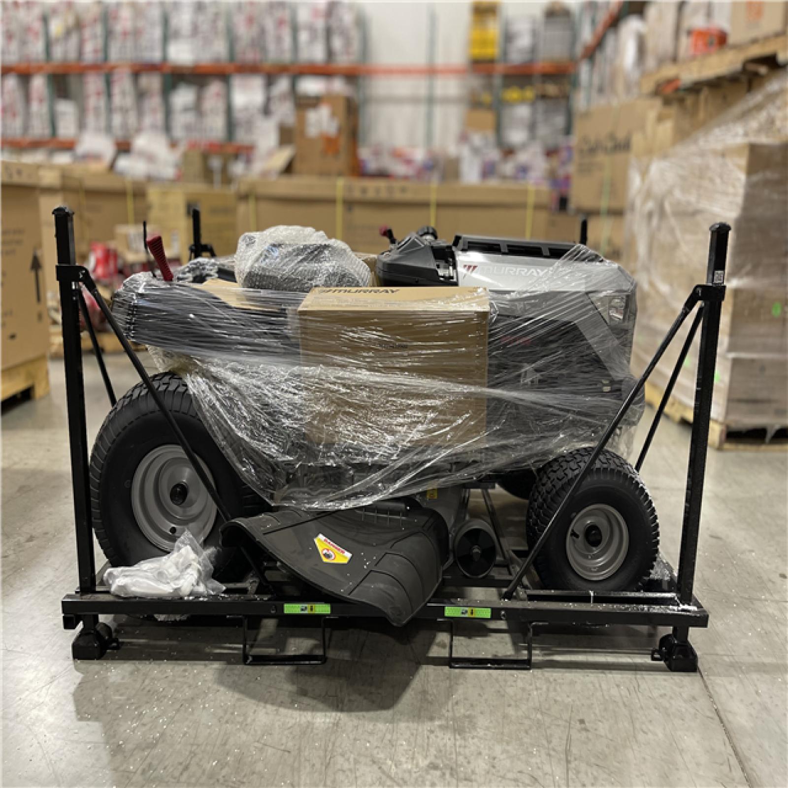 DALLAS LOCATION - MURRAY MT100 42UIN 13.5HP 500CC E1350 SPEED MANUAL GAS LAWN TRACTOR