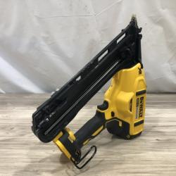 AS-IS DeWalt 15 GA ANGLED FINISH NAILER KIT