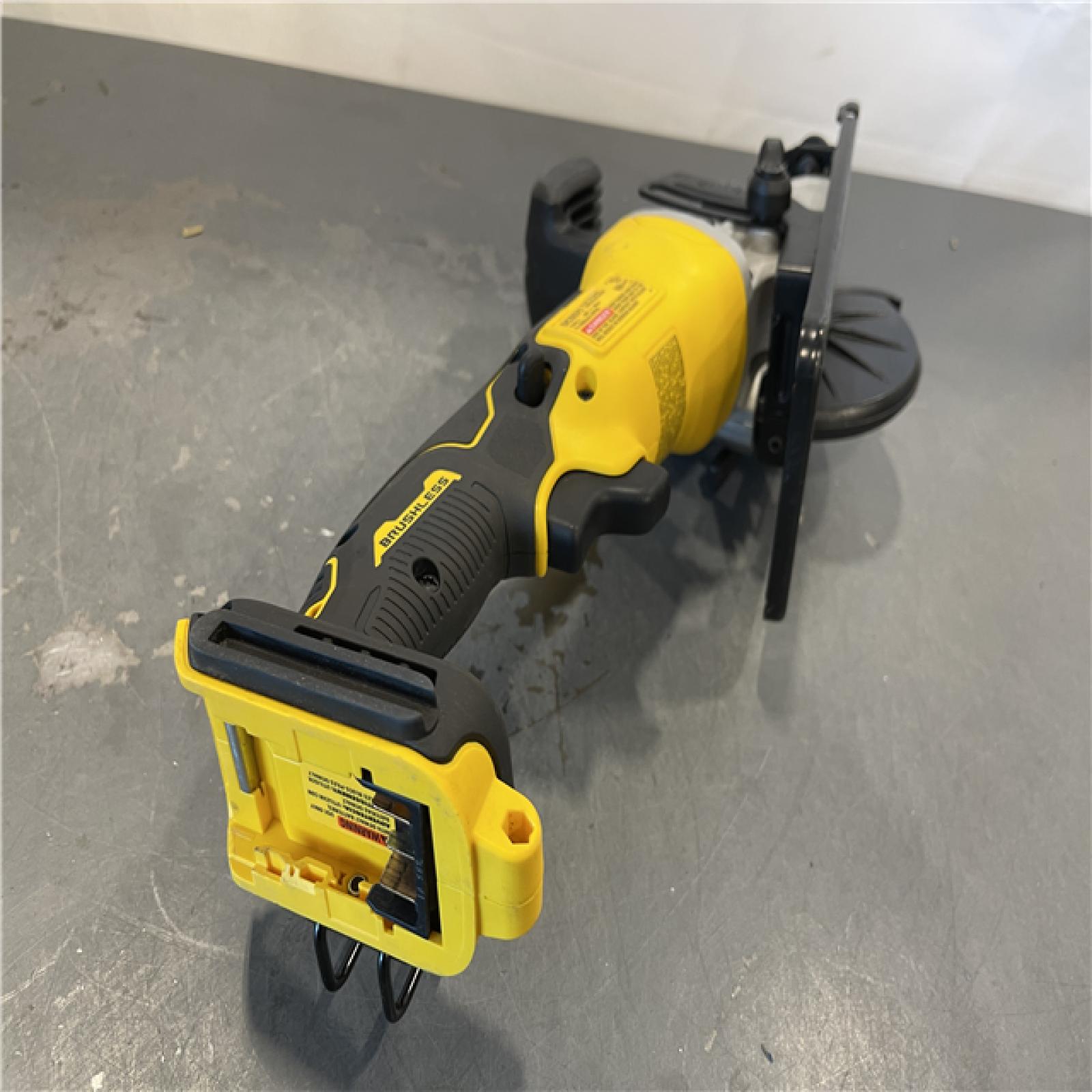 AS-IS - DEWALT ATOMIC 20V MAX Cordless Brushless 4-1/2 in. Circular Saw