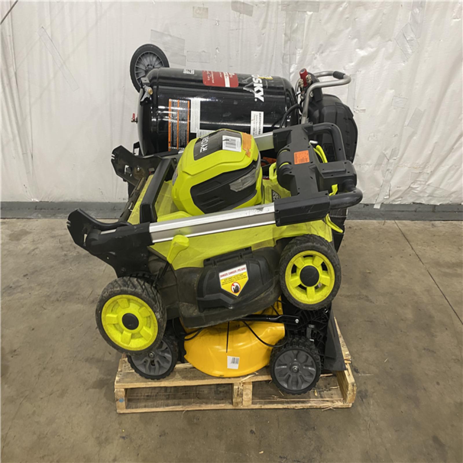 Houston Location - AS-IS Outdoor Pallet