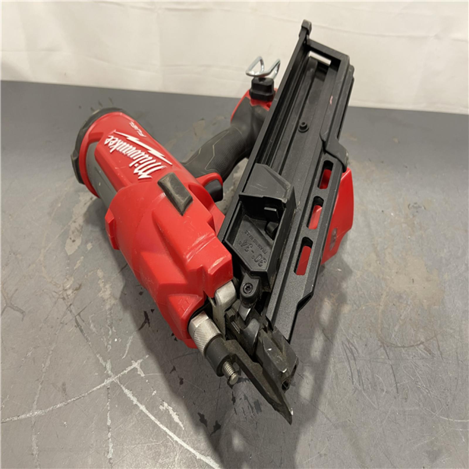 AS-IS - Milwaukee M18 FUEL 3-1/2 in. 18-Volt 30-Degree Lithium-Ion Brushless Cordless Framing Nailer