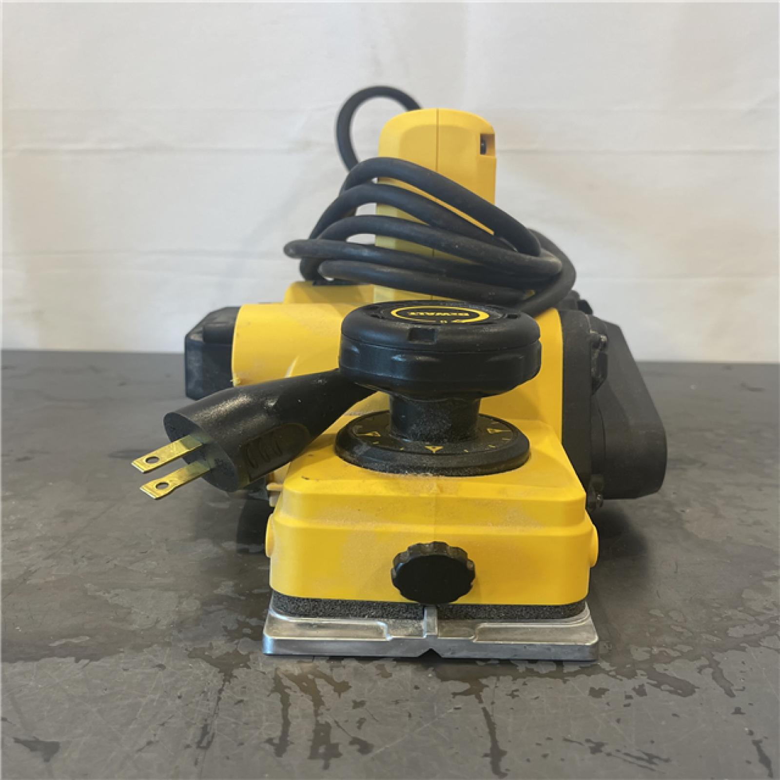 AS-IS- DEWALT 5.5 Amp 3-1/4 in. Portable Corded Hand Planer