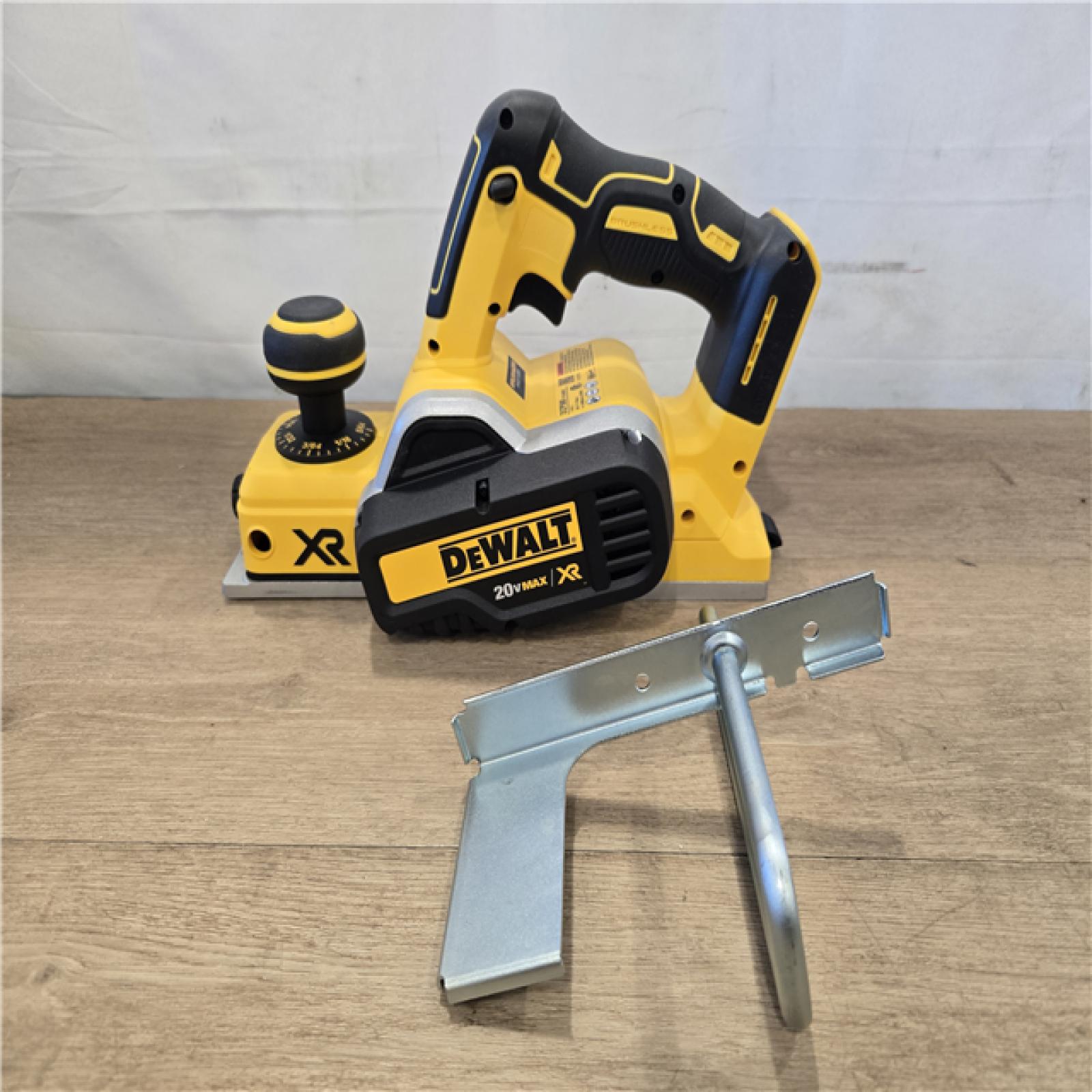 AS-IS DEWALT 20V MAX XR Cordless 3-1/4 in. Planer (Tool Only)