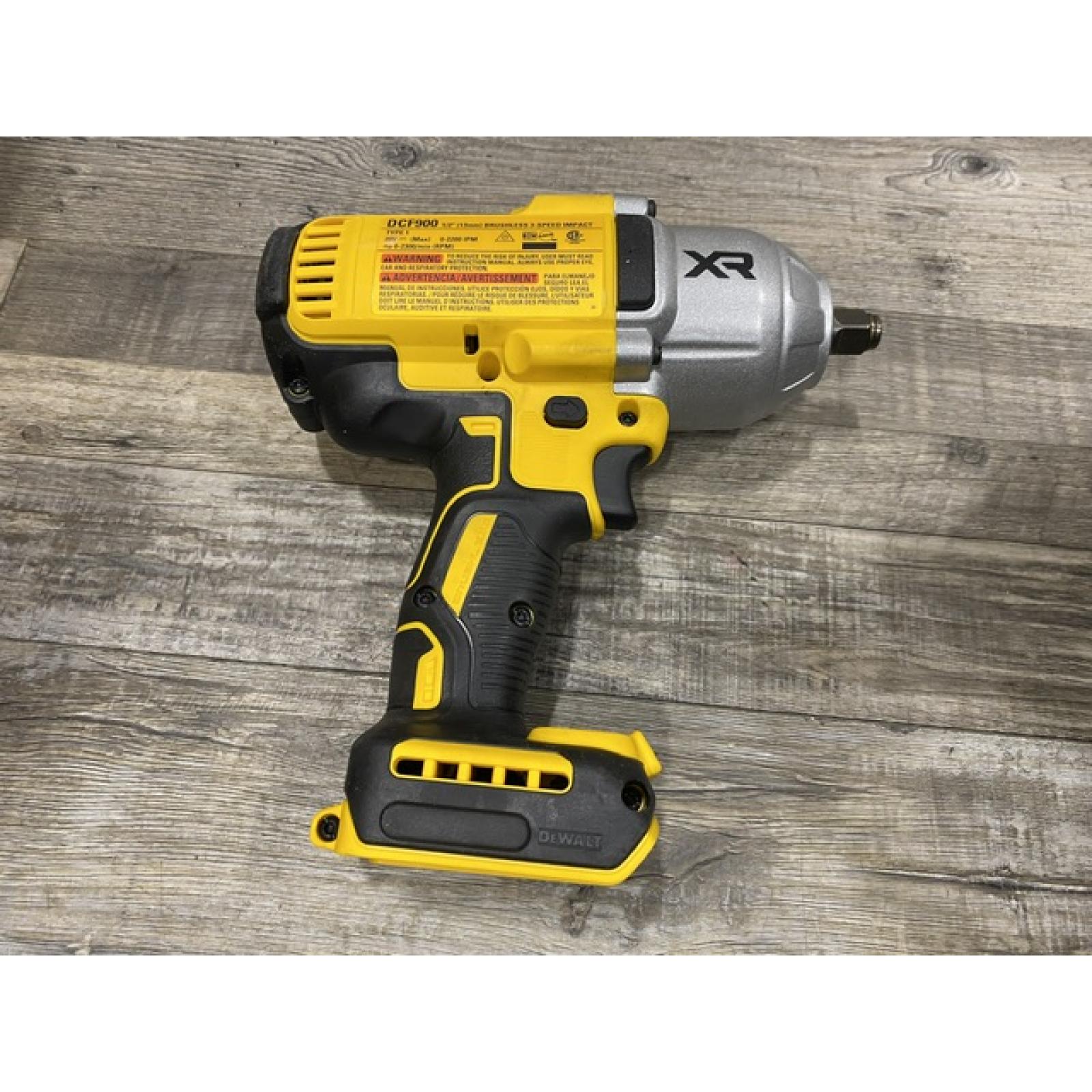 AS-IS DEWALT 20V MAX Lithium-Ion Cordless 1/2 in. Impact Wrench Kit