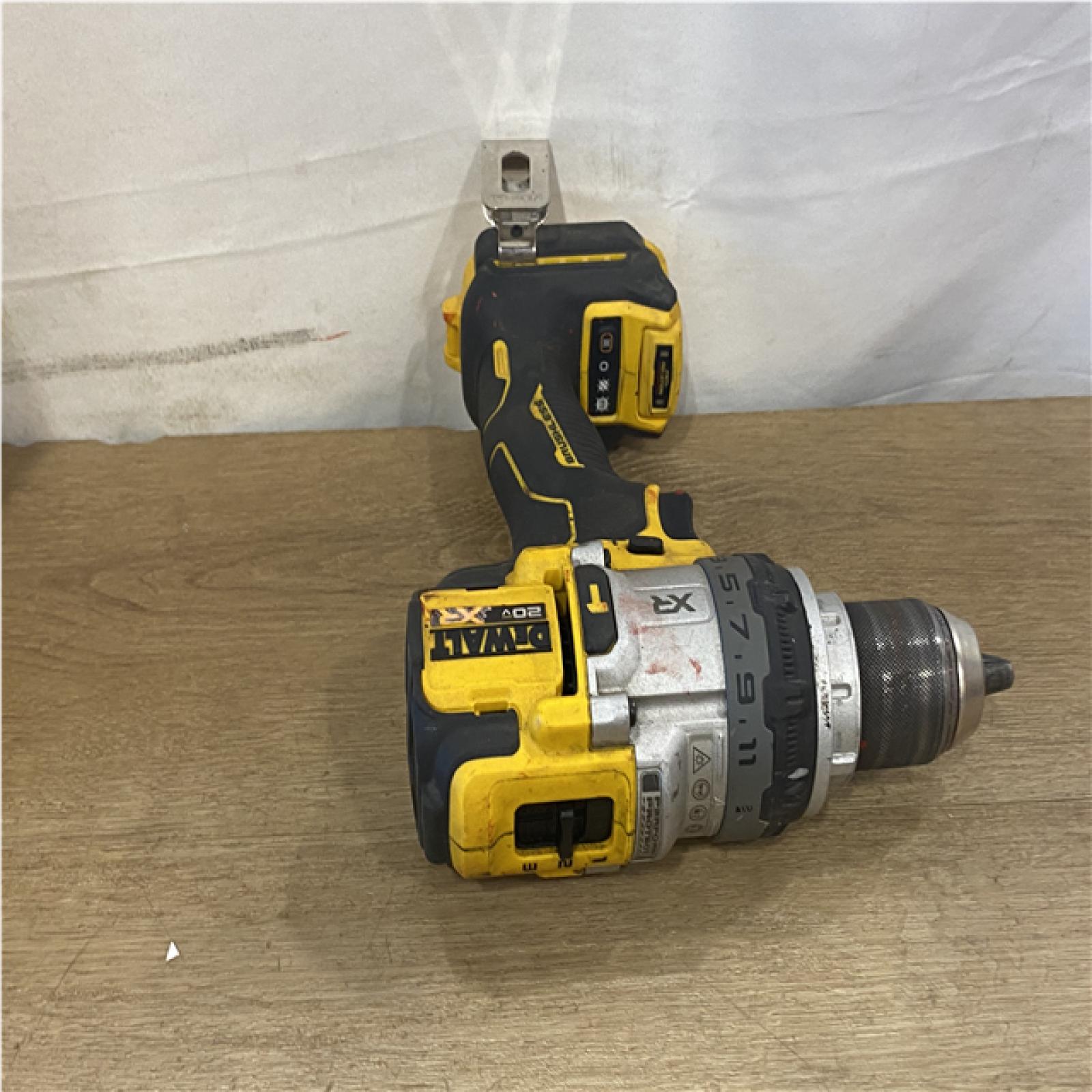 AS-IS DEWALT 20V XR Lithium-Ion Cordless Hammer Drill Kit