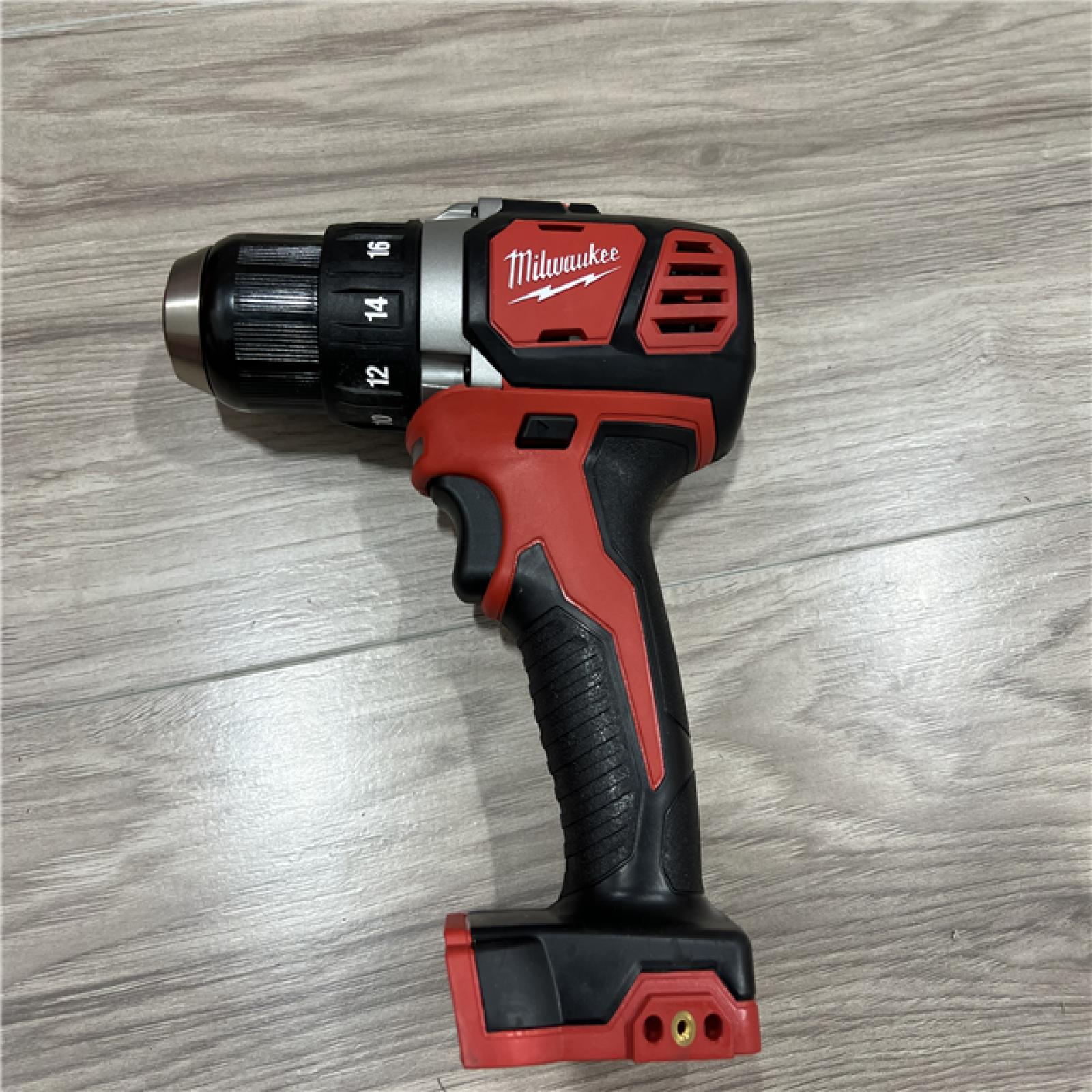 AS-IS Milwaukee 18V Lithium-Ion Cordless 1/2 in. Drill Driver Kit